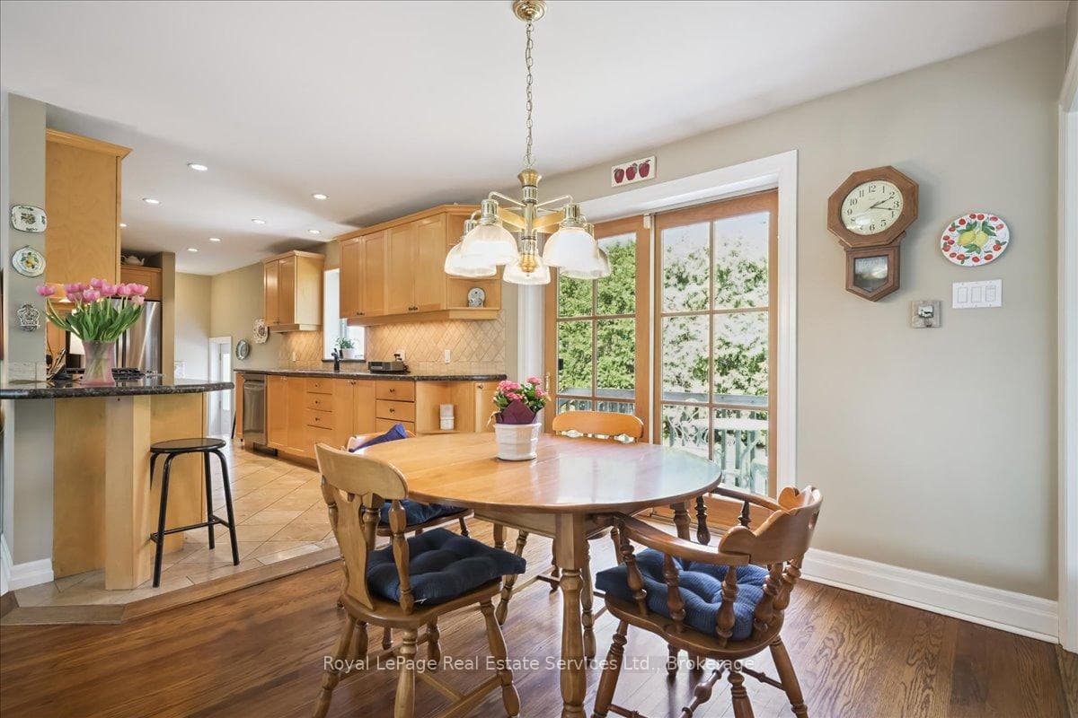 281 Pinehurst Drive - Detached photo 14 of 50 in Oakville, Ontario