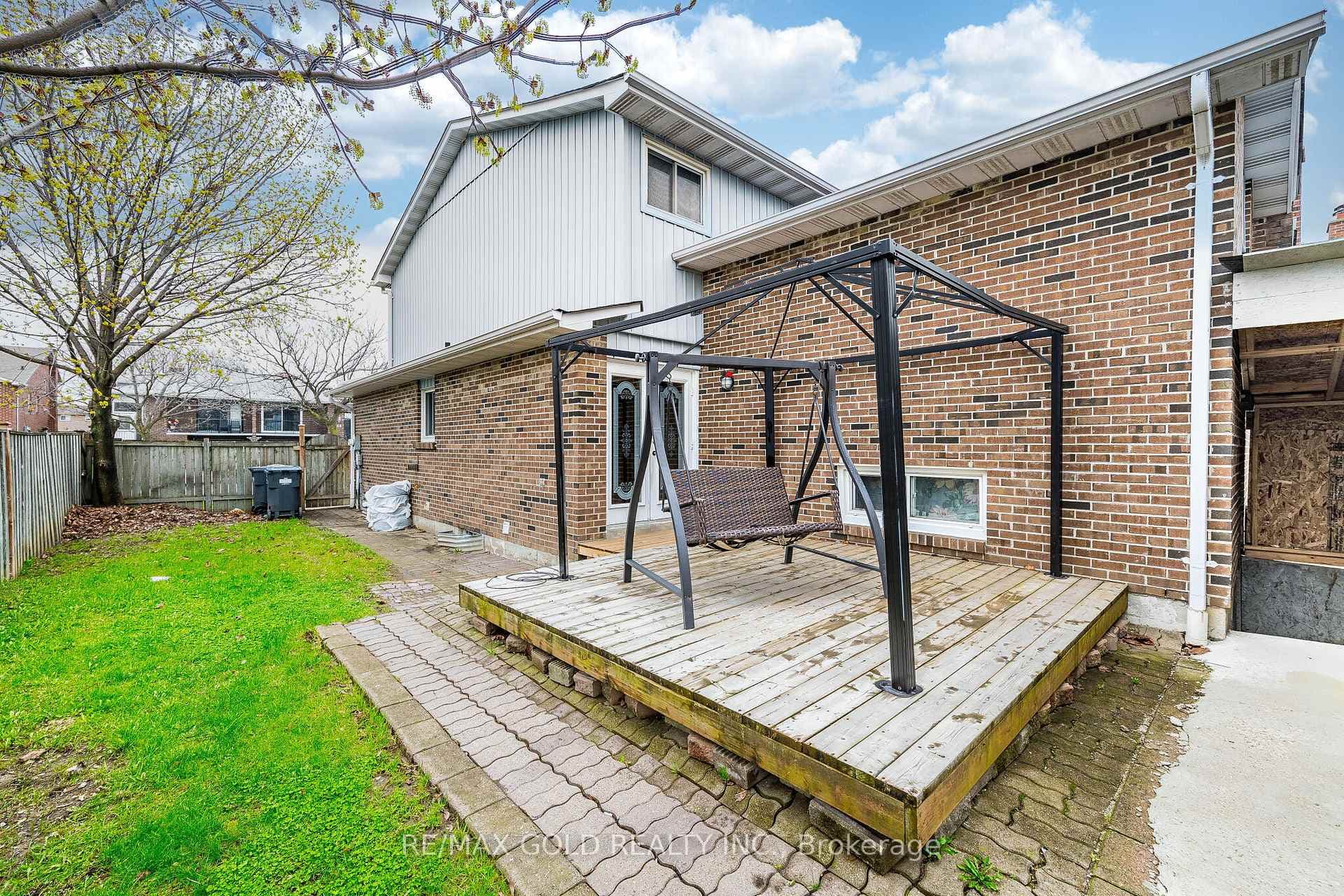 41 Simmons Boulevard - Detached photo 34 of 37 in Brampton, Ontario
