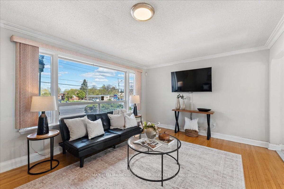 2690 Islington Avenue - Detached photo 7 of 45 in Etobicoke (West Mall / Rexdale), Ontario