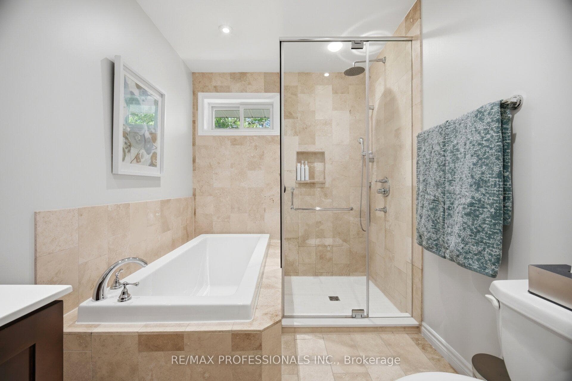 10 Cosway Court - Detached photo 21 of 46 in Etobicoke (Islington / Rexdale), Ontario