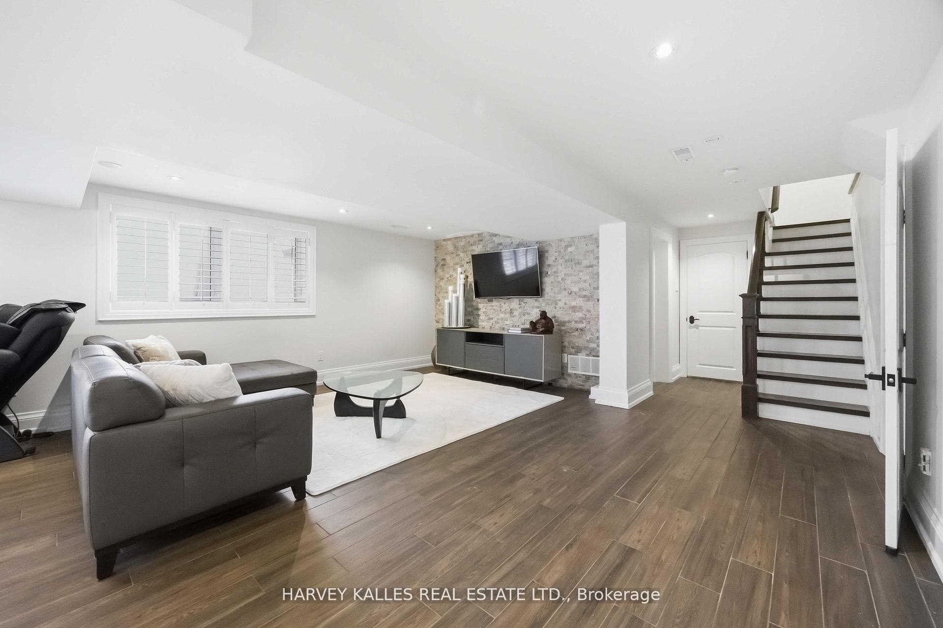 27 Ashley Park Road - Detached photo 31 of 49 in Etobicoke (Islington / Rexdale), Ontario