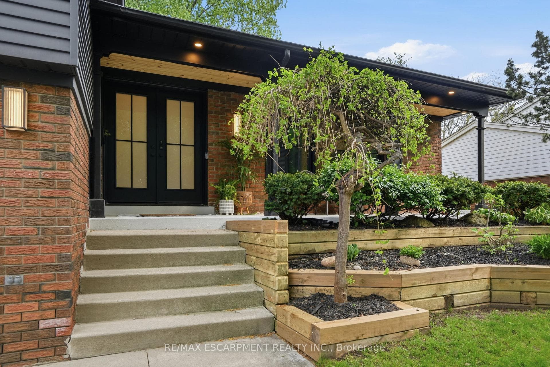 345 Rankin Drive - Detached photo 3 of 50 in Burlington, Ontario
