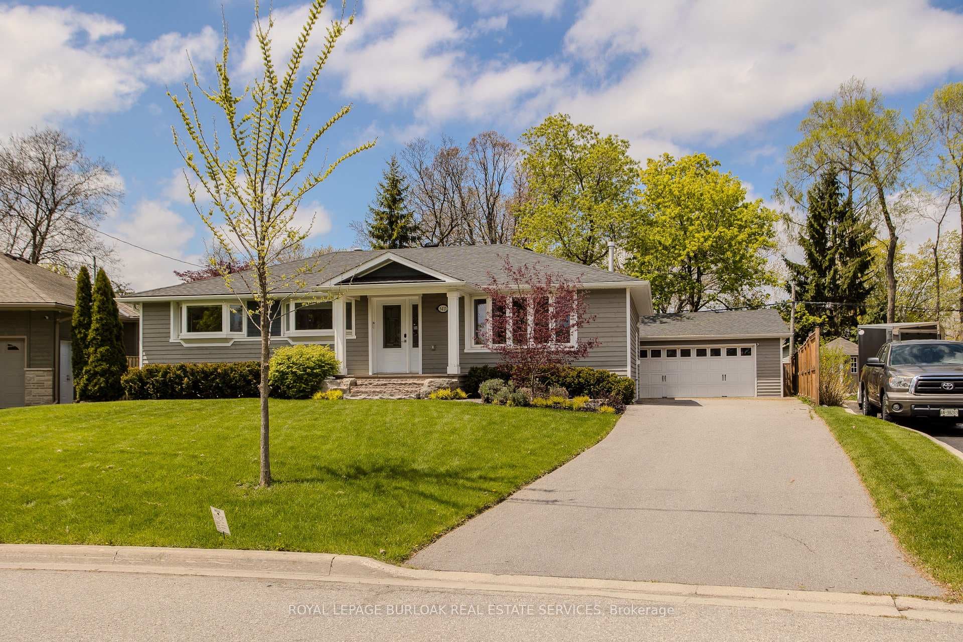 5411 Cornwall Crescent - Detached photo 1 of 34 in Burlington, Ontario