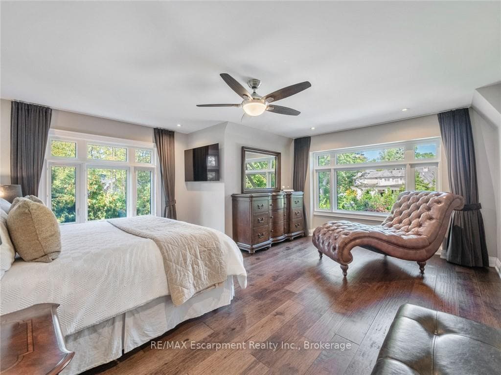 3087 Lakeshore Road - Detached photo 21 of 50 in Burlington, Ontario