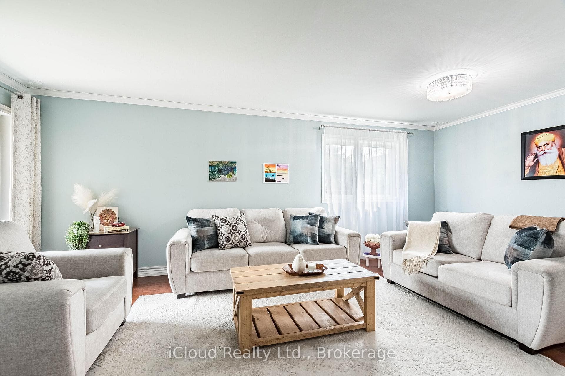 52 Buttercup Lane - Detached photo 8 of 41 in Brampton, Ontario