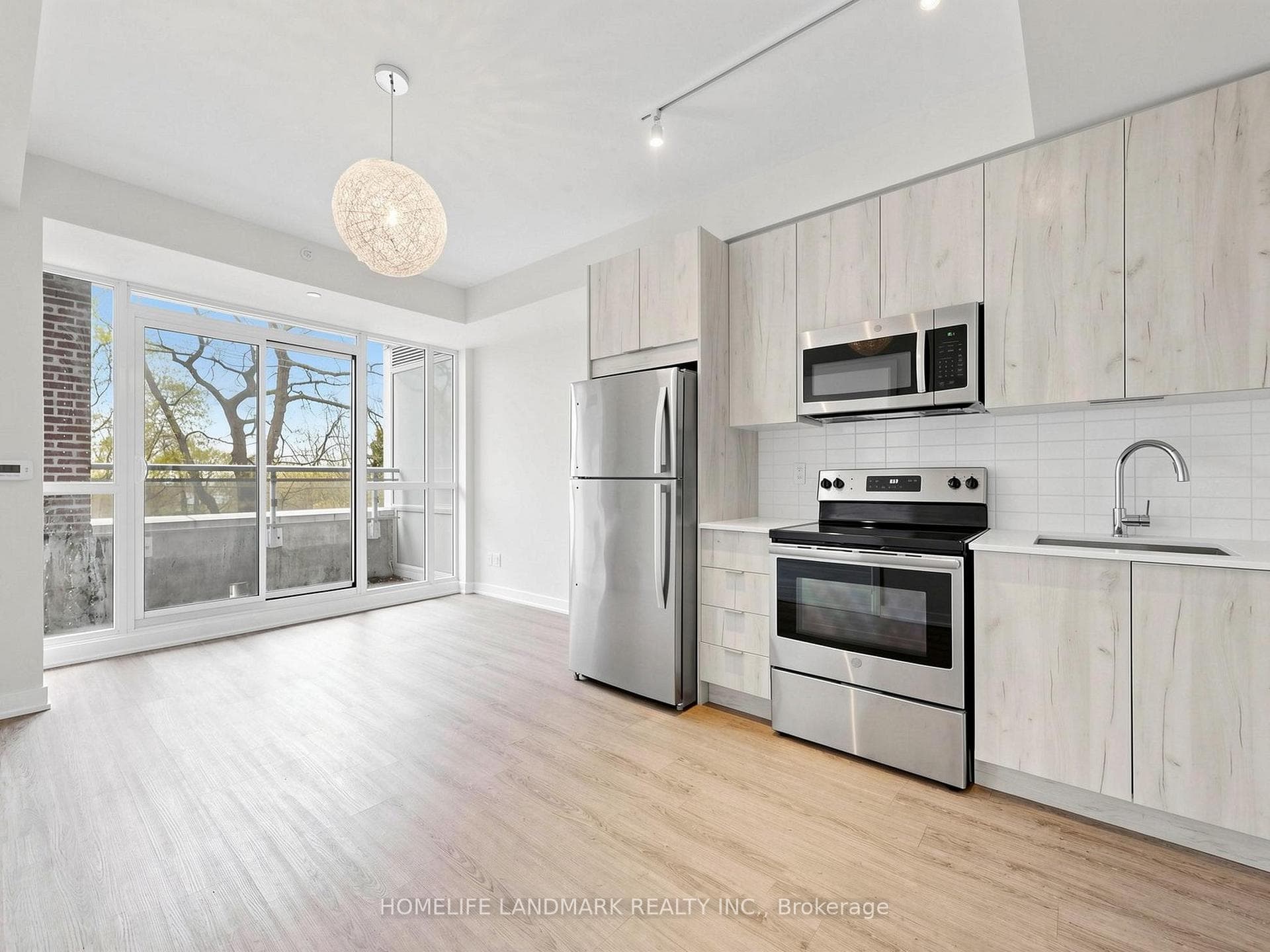 1350 Kingston Road Unit 209 - Condo photo 4 of 26 in Birch Cliff / Cliffside, Ontario