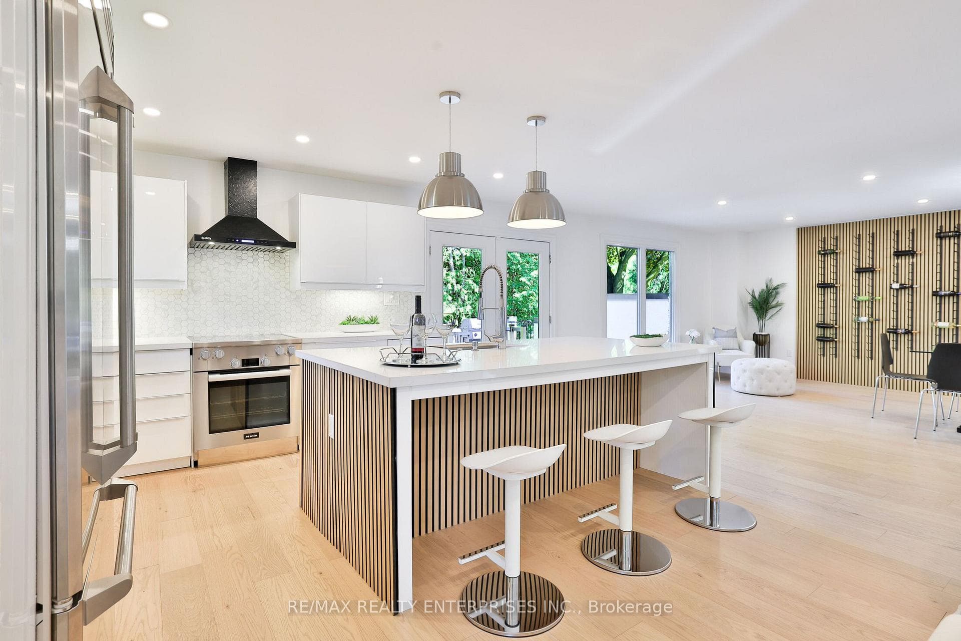 625 Sir Richards Road - Detached photo 11 of 41 in Mississauga, Ontario