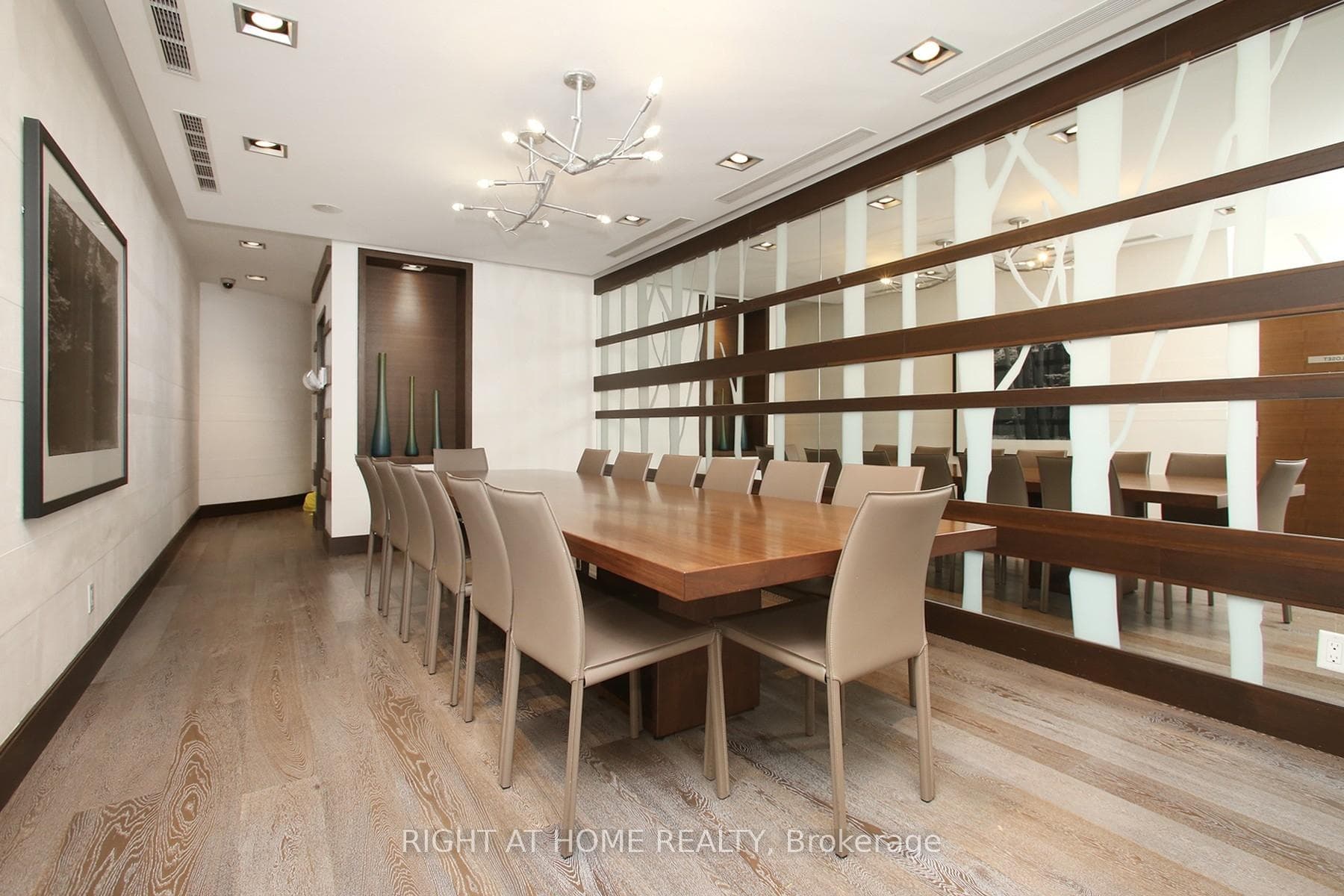 35 Brian Peck Crescent Unit 303 - Condo photo 10 of 22 in Flemingdon Park / Don Mills, Ontario
