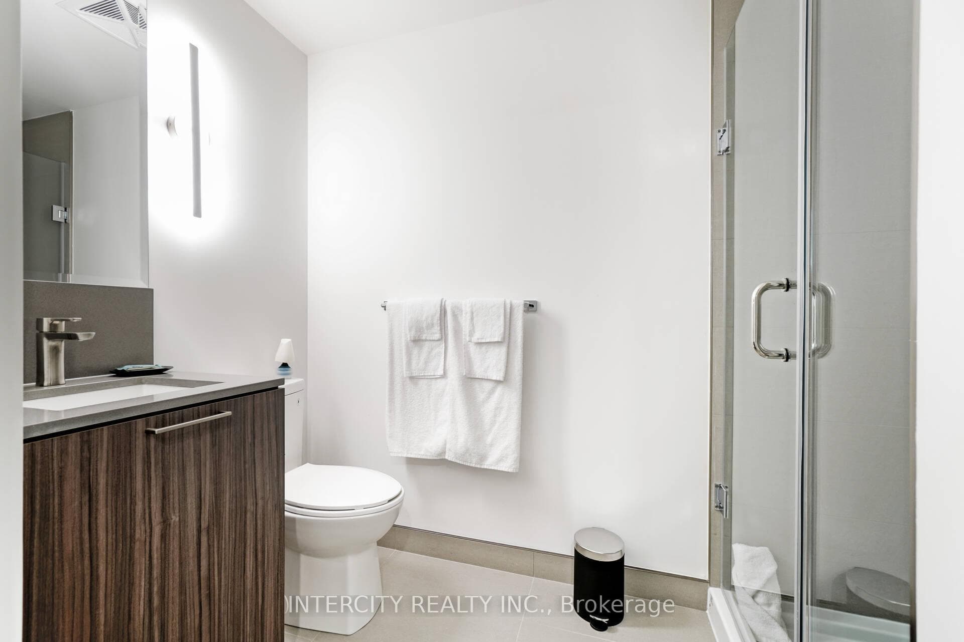 19 Western Battery Road Unit 2709 - Condo photo 6 of 7 in Downtown Toronto / Waterfront, Ontario