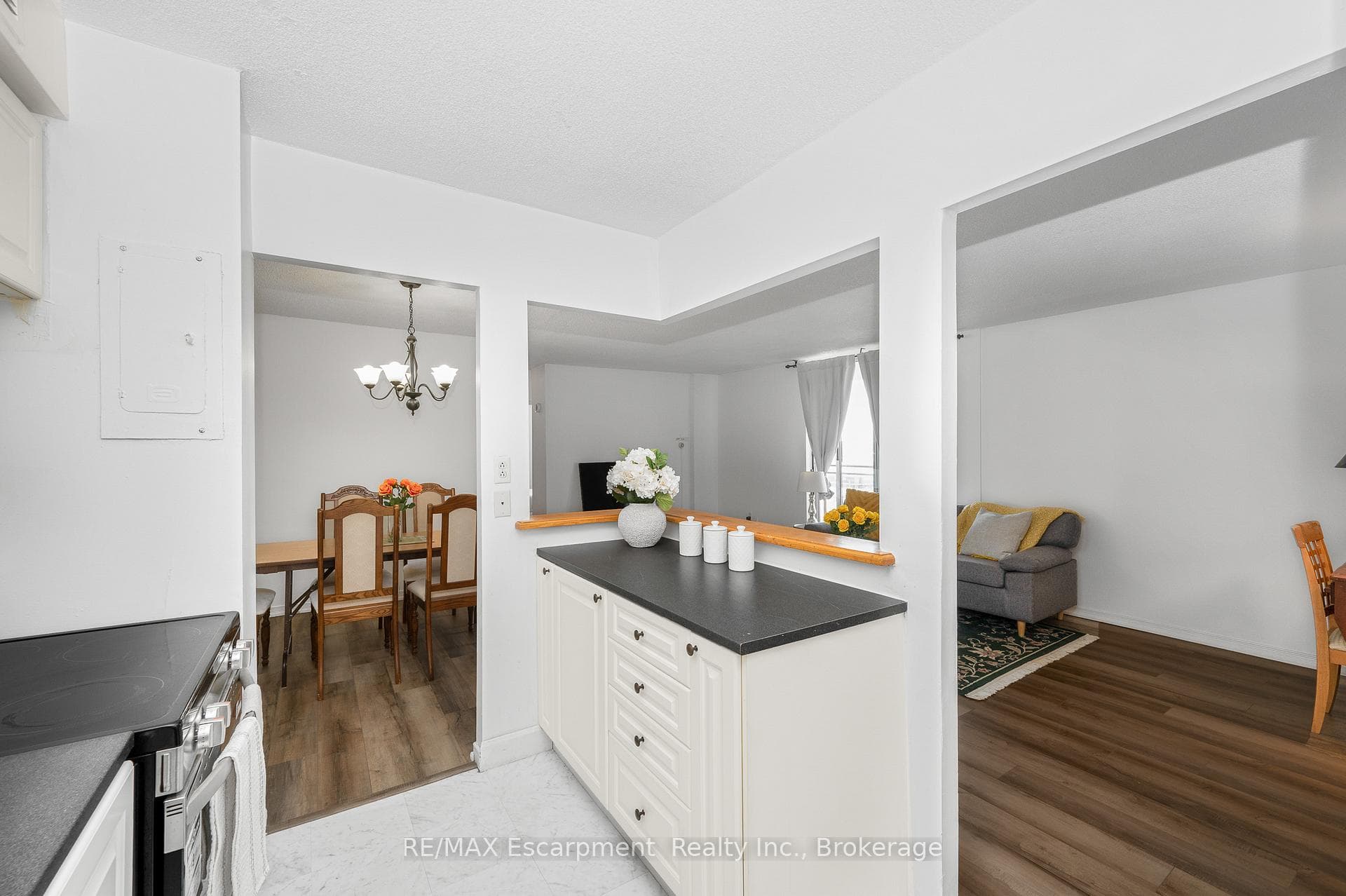 975 WARWICK Court Unit 1501 - Condo photo 12 of 30 in Burlington, Ontario