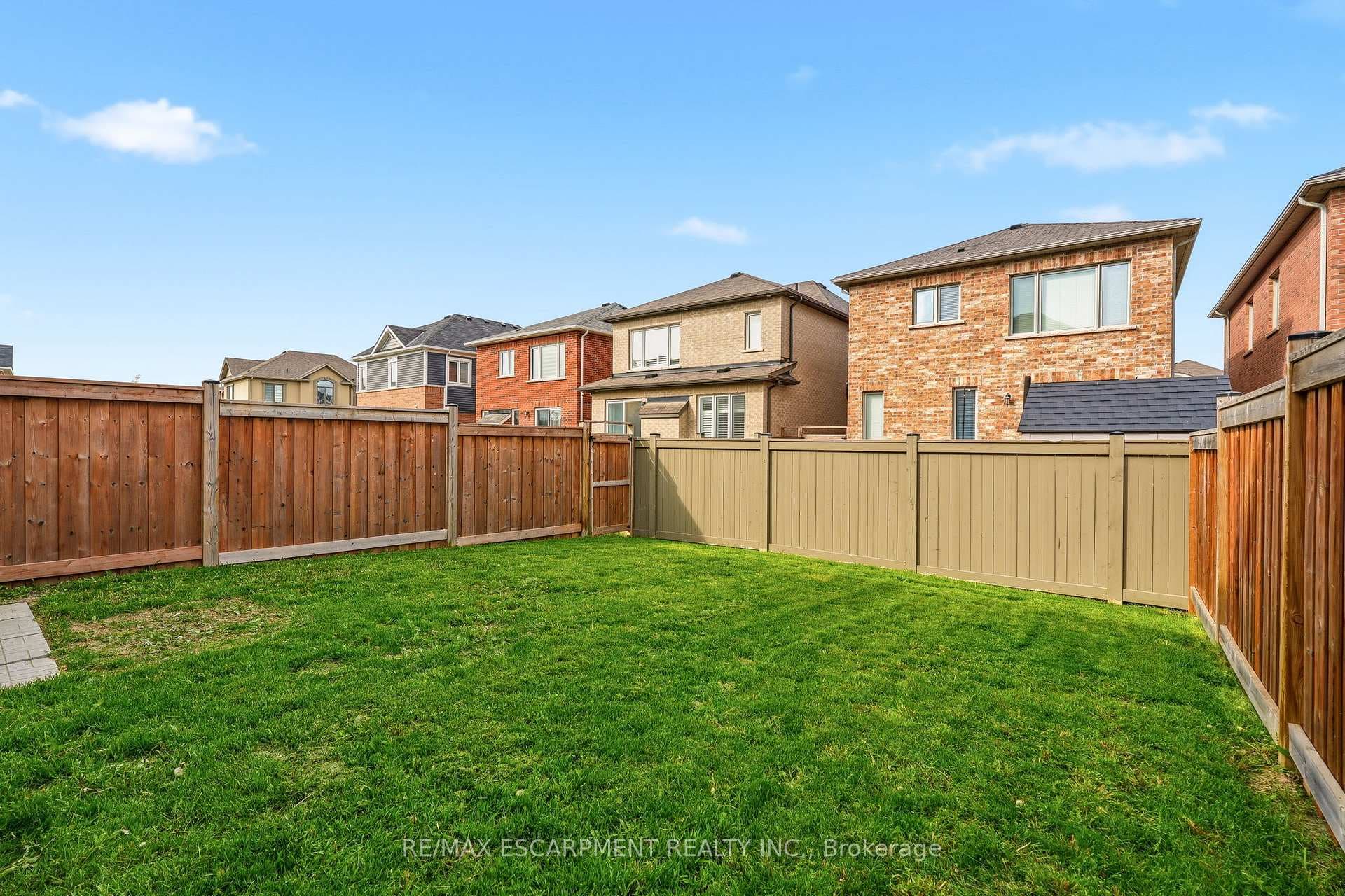 1364 Sycamore Garden - Townhouse photo 41 of 43 in Milton, Ontario