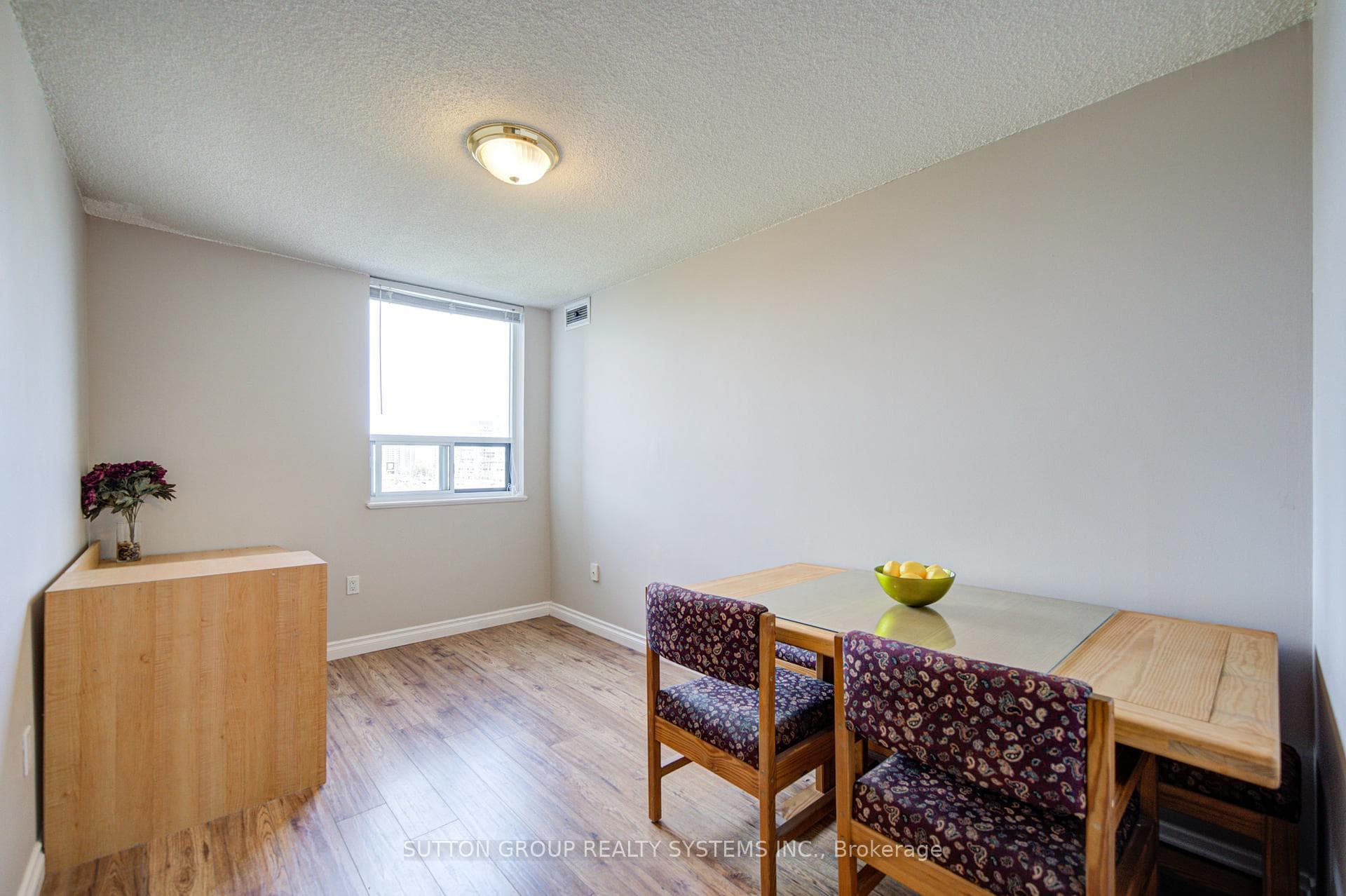 10 Muirhead Road Unit 806 - Condo photo 16 of 45 in Hillcrest Village / Bayview Village, Ontario
