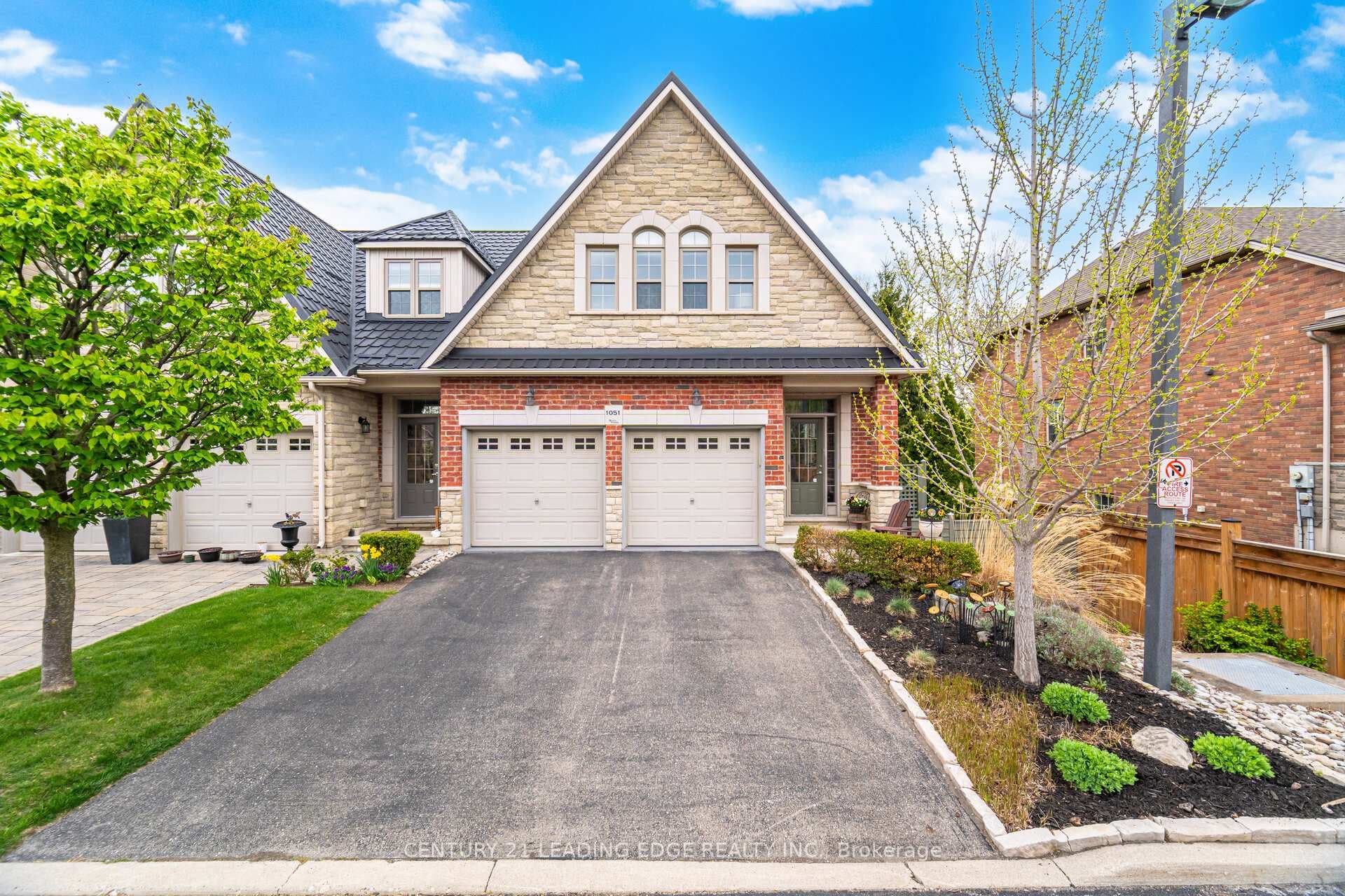 1051 Fernridge Common - Semi-Detached photo 3 of 50 in Burlington, Ontario