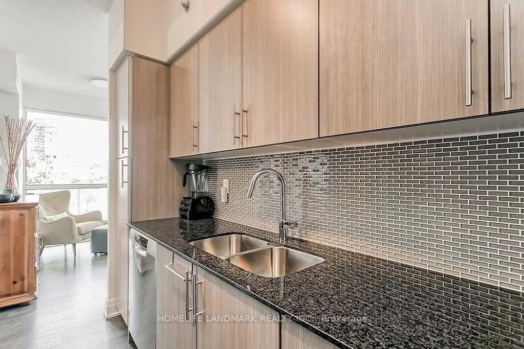 55 Speers Road Unit 205 - Condo photo 17 of 34 in Oakville, Ontario