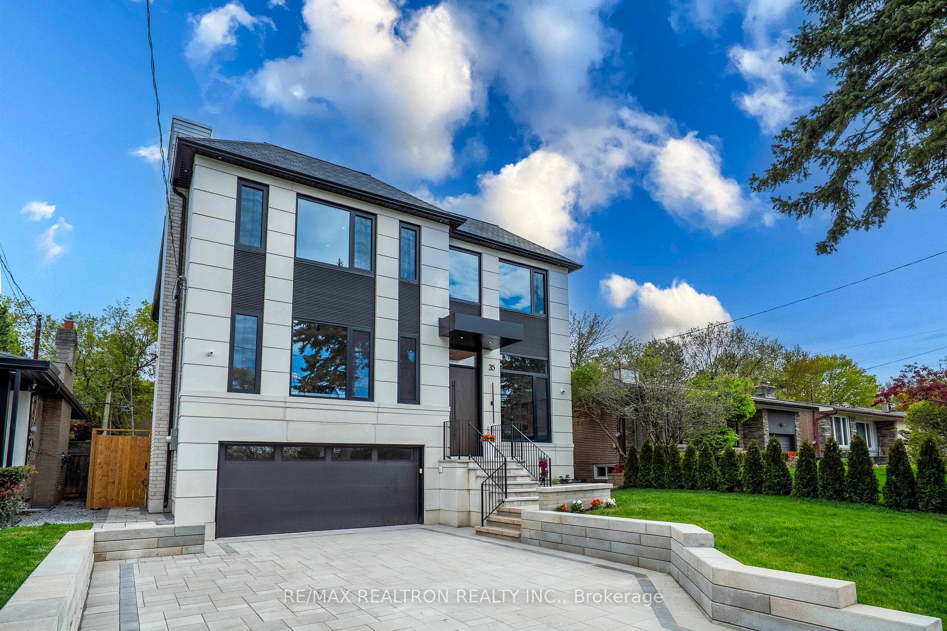 35 Foxwarren Drive - Detached photo 3 of 47 in Hillcrest Village / Bayview Village, Ontario