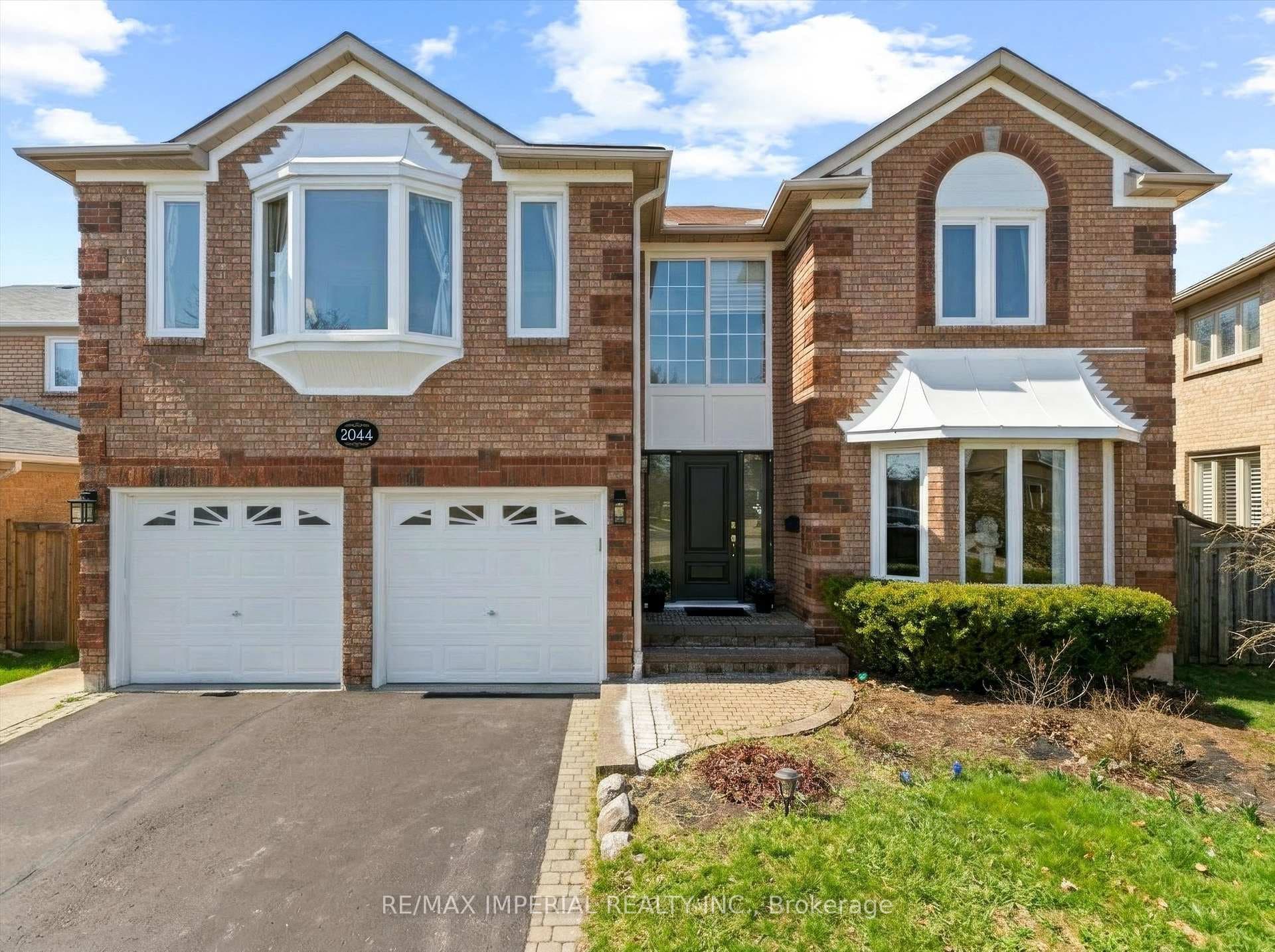 2044 Schoolmaster Circle - Detached photo 1 of 45 in Oakville, Ontario
