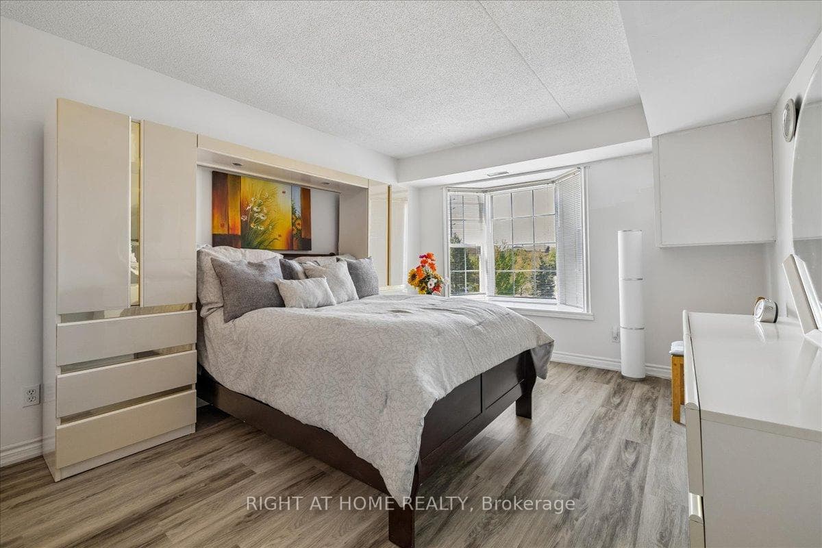 1451 Walker's Line Unit Unit # 312 - Condo photo 25 of 47 in Burlington, Ontario
