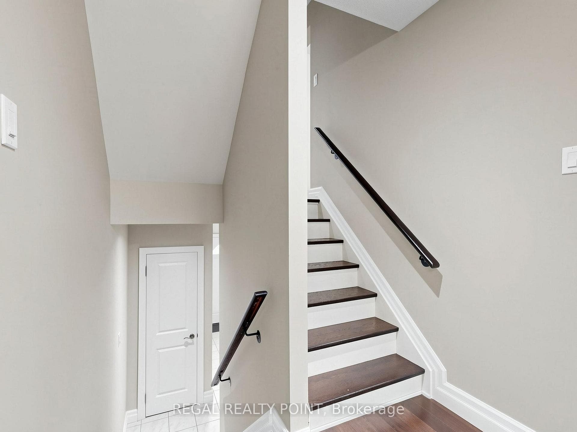 116 Loganberry Crescent - Detached photo 3 of 36 in Hillcrest Village / Bayview Village, Ontario