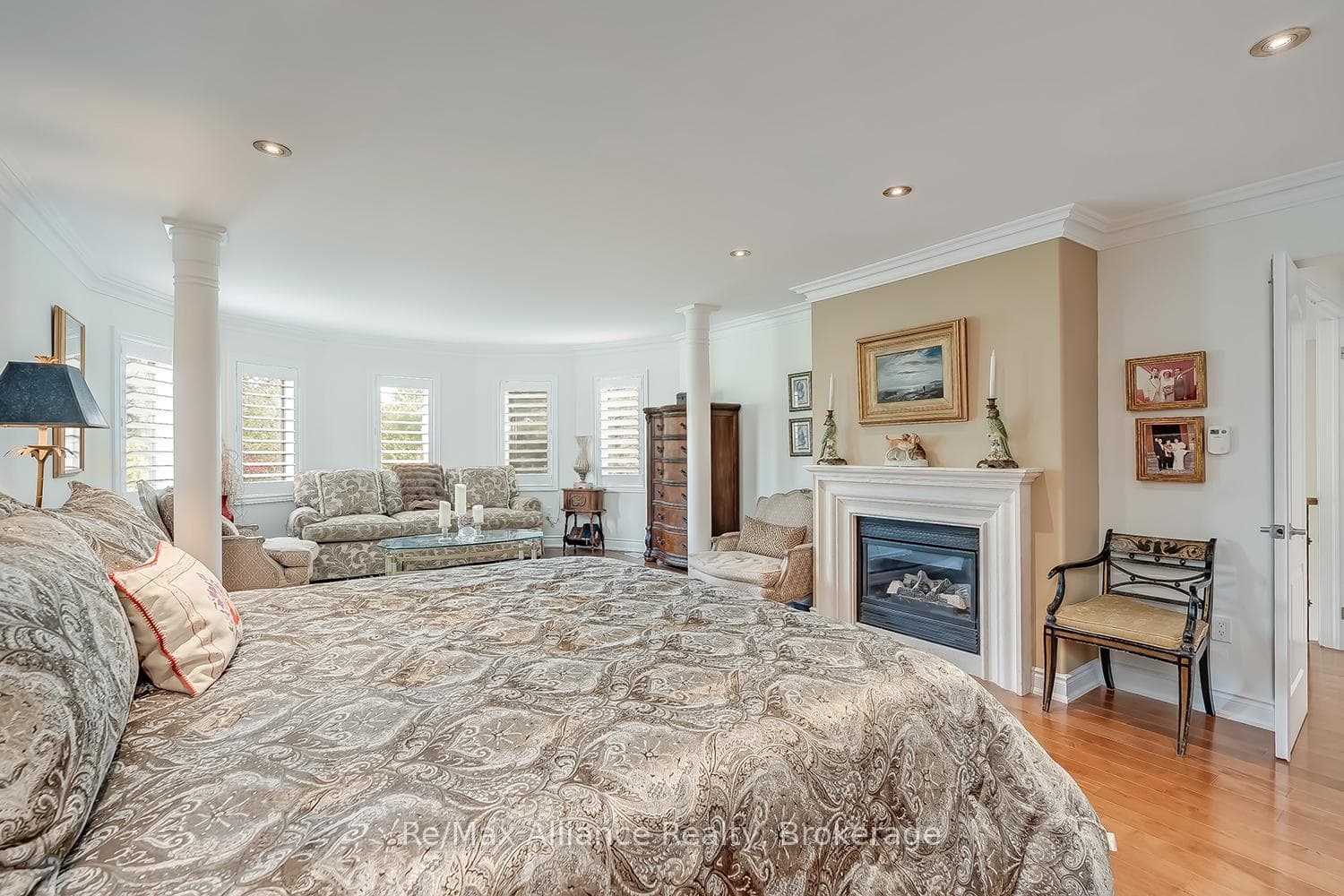 203 Burloak Drive - Detached photo 22 of 50 in Oakville, Ontario