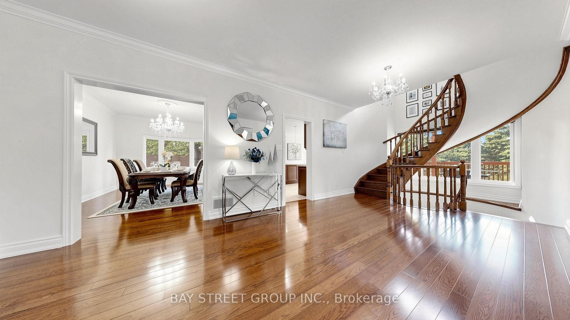 1742 Sir Monty's Drive - Detached photo 16 of 43 in Mississauga, Ontario