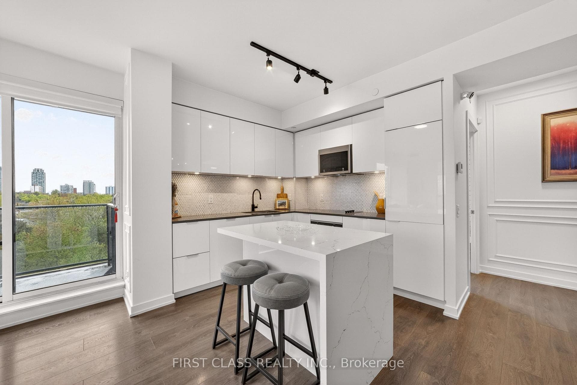 609 Avenue Road Unit 707 - Condo photo 8 of 30 in Annex / Yorkville / Summerhill, Ontario