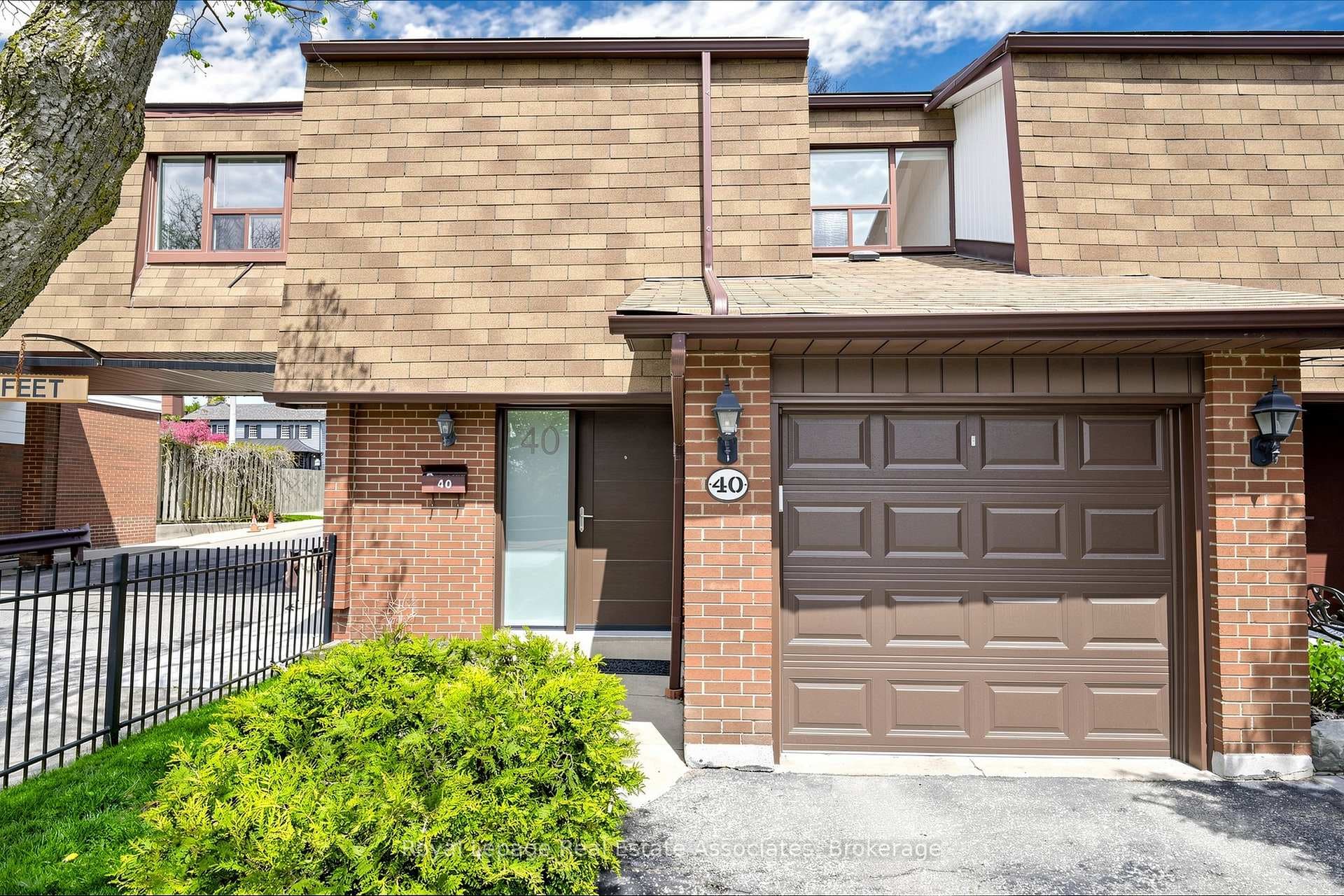 600 Silver Creek Boulevard Unit 40 - home for sale in Mississauga, Ontario
