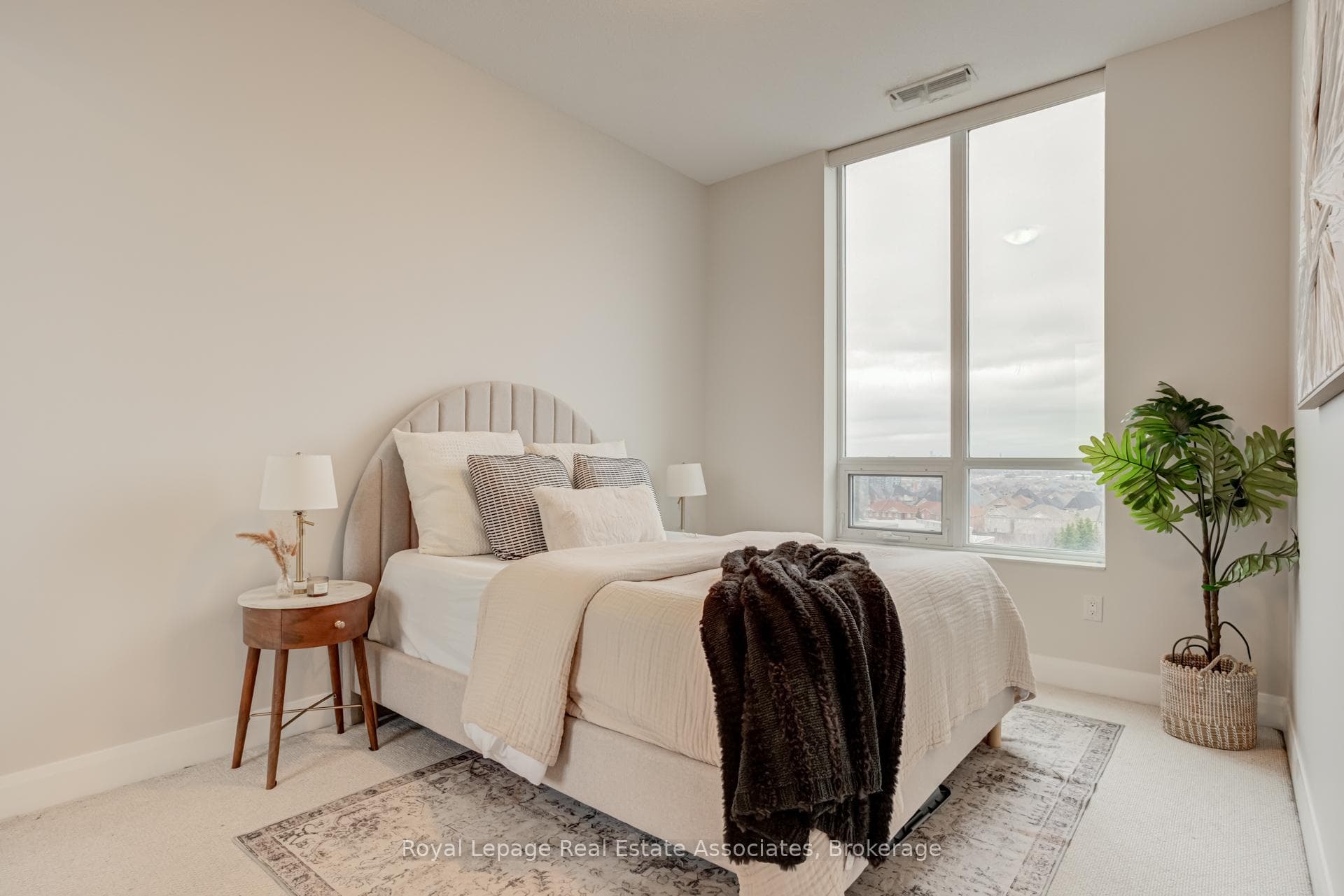 2470 Prince Michael Drive Unit 712 - Condo photo 25 of 49 in Oakville, Ontario
