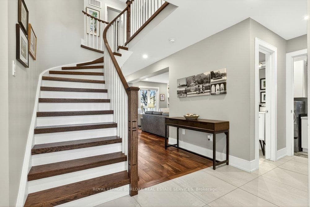 1078 Augustus Drive - Detached photo 3 of 49 in Burlington, Ontario