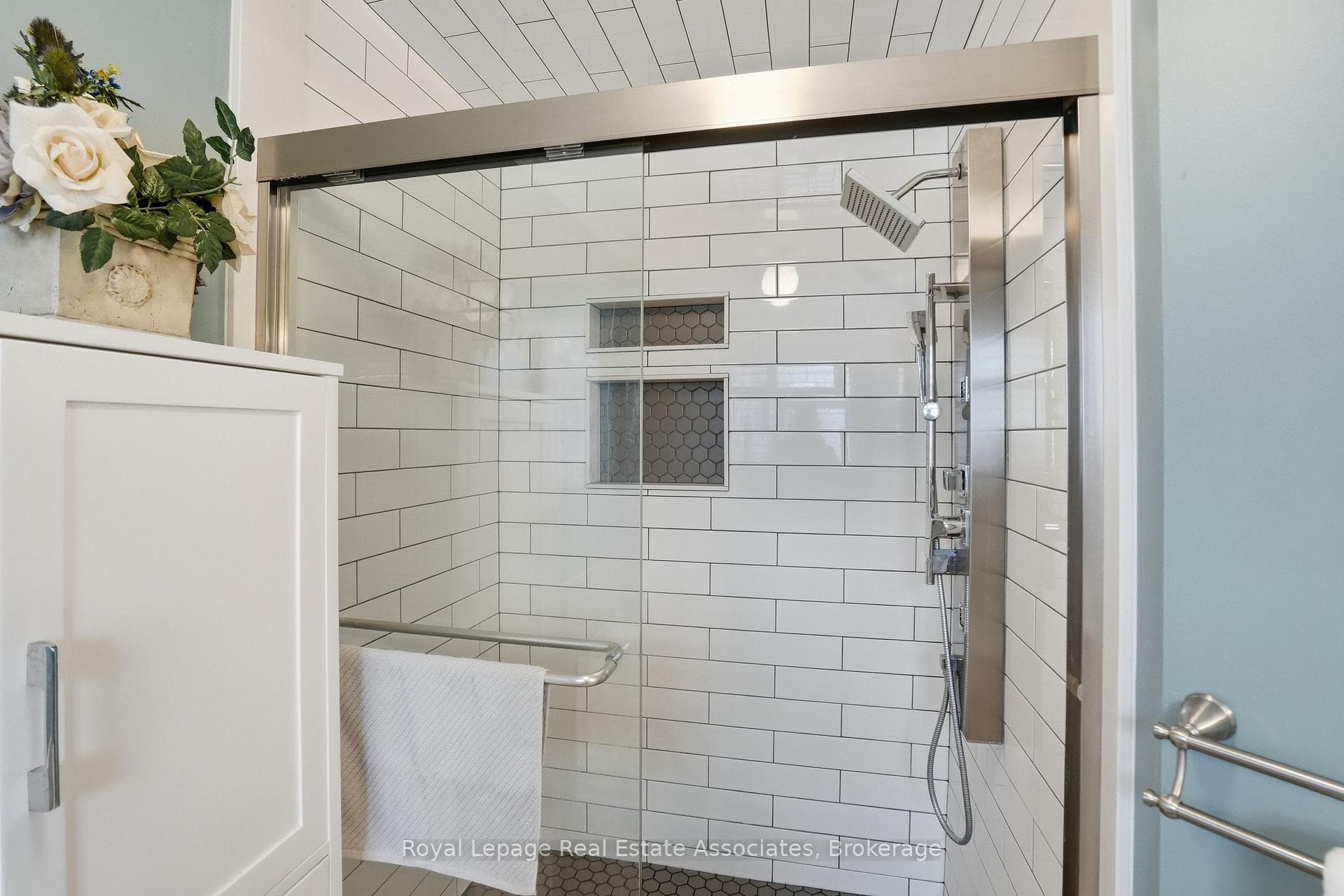 486 Delaney Court - Detached photo 28 of 48 in Burlington, Ontario