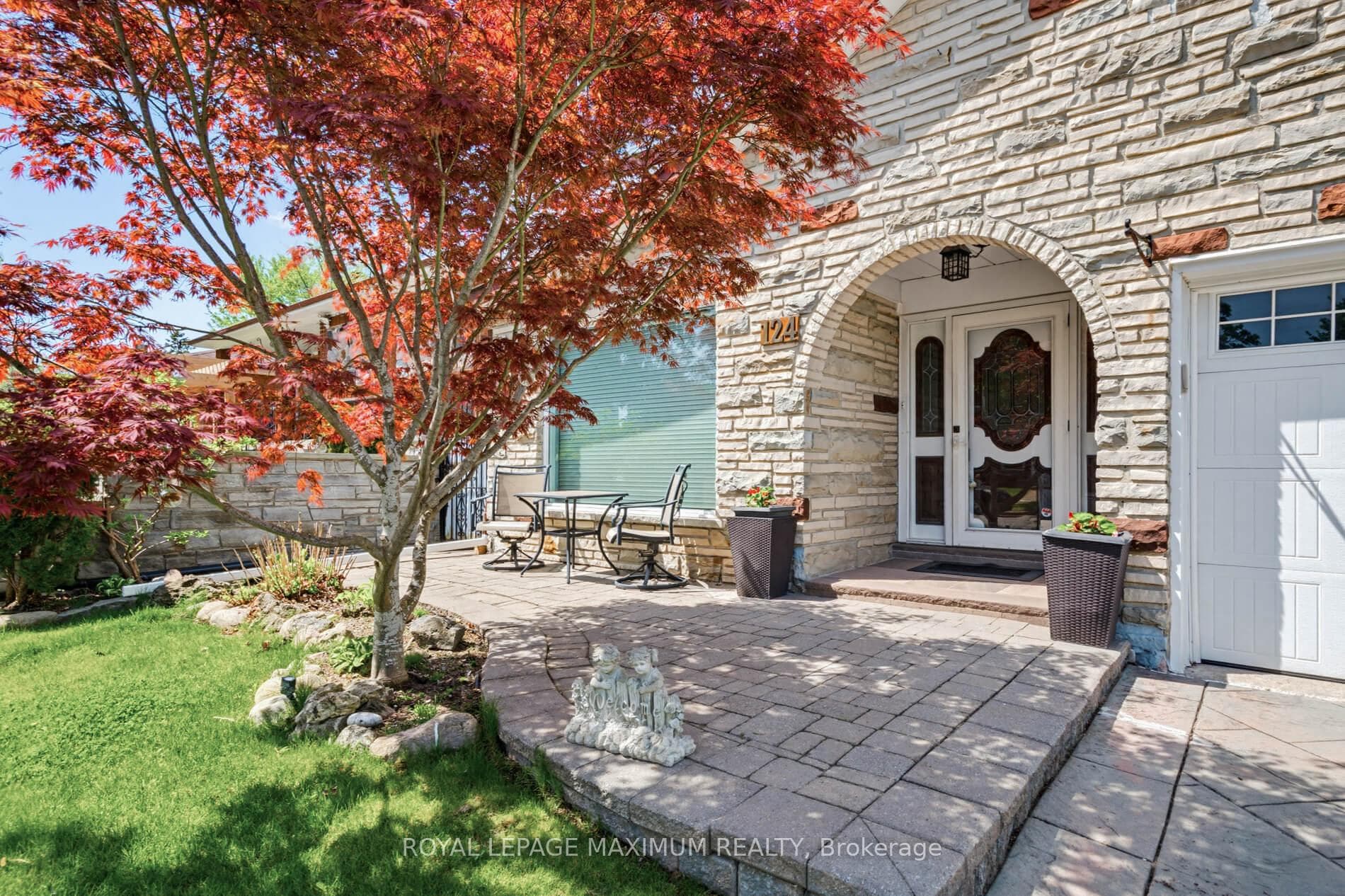 124 Nortonville Drive - Detached photo 4 of 47 in Scarborough Village / Eglinton East, Ontario