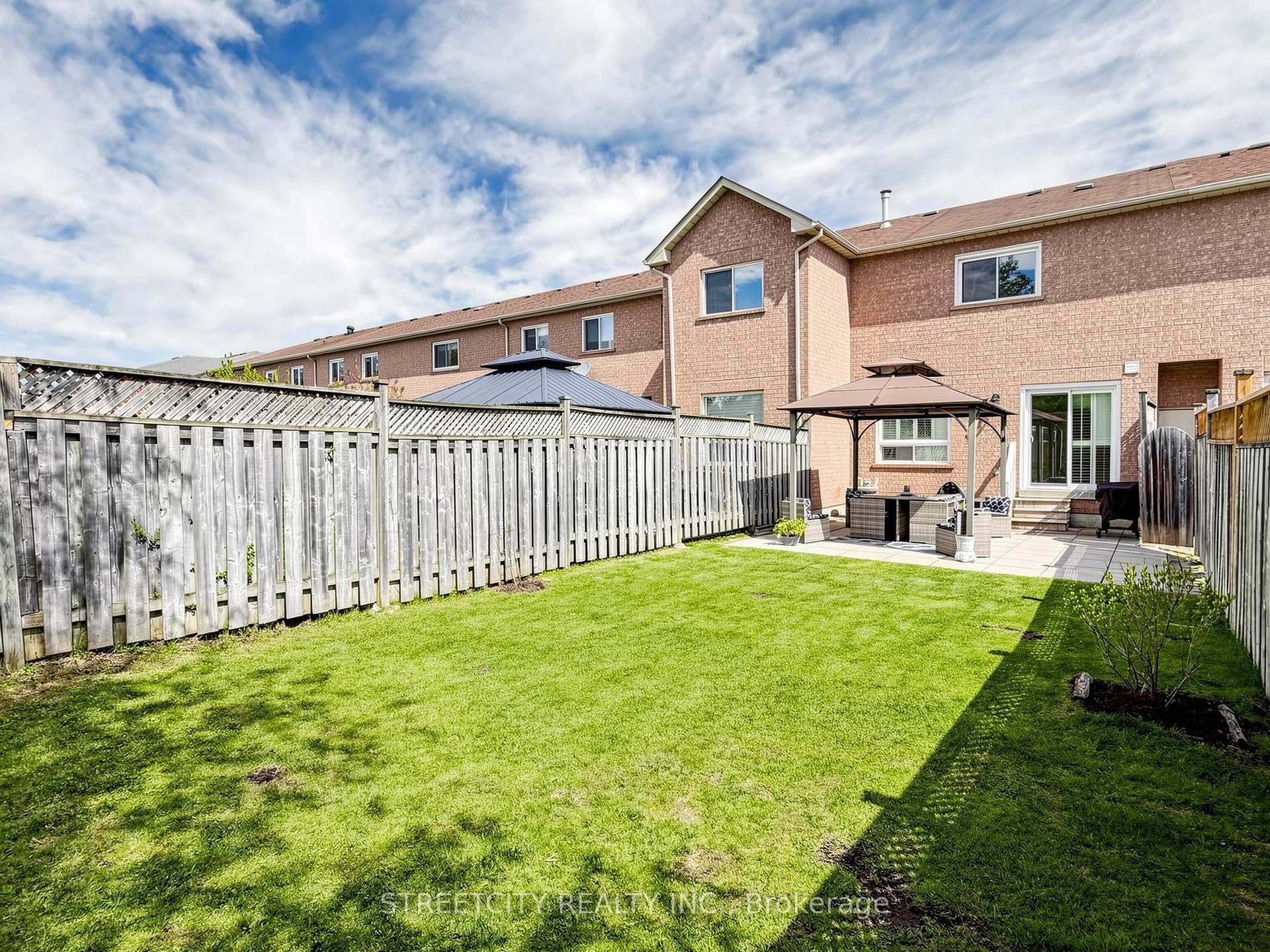 78 Waterbury Street - Townhouse photo 44 of 50 in Caledon, Ontario