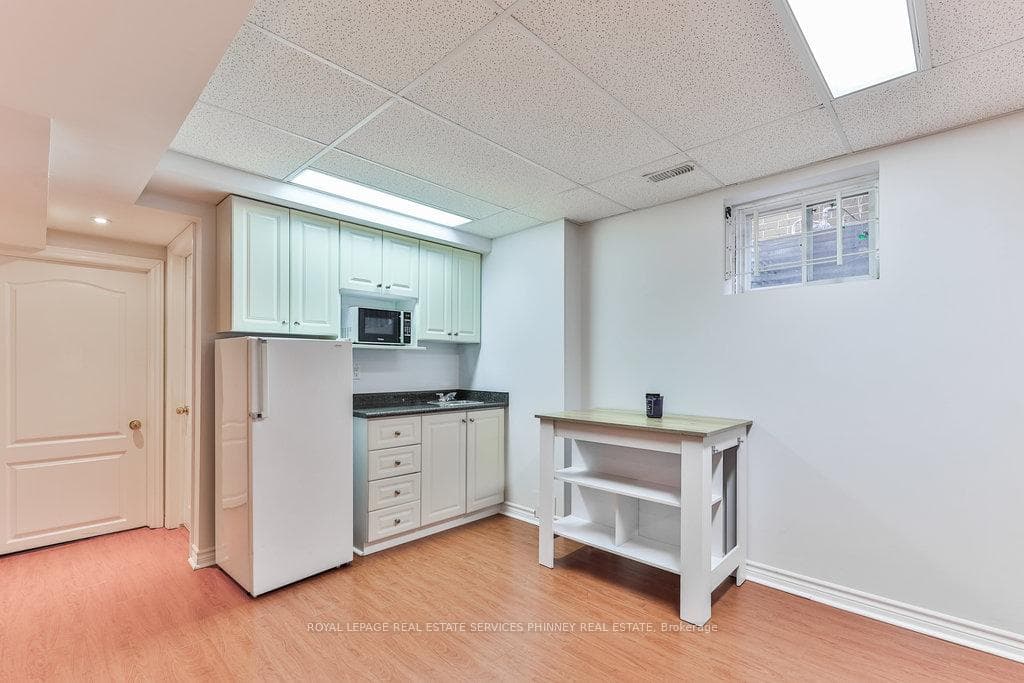 200 Lexington Road - Detached photo 25 of 37 in Oakville, Ontario