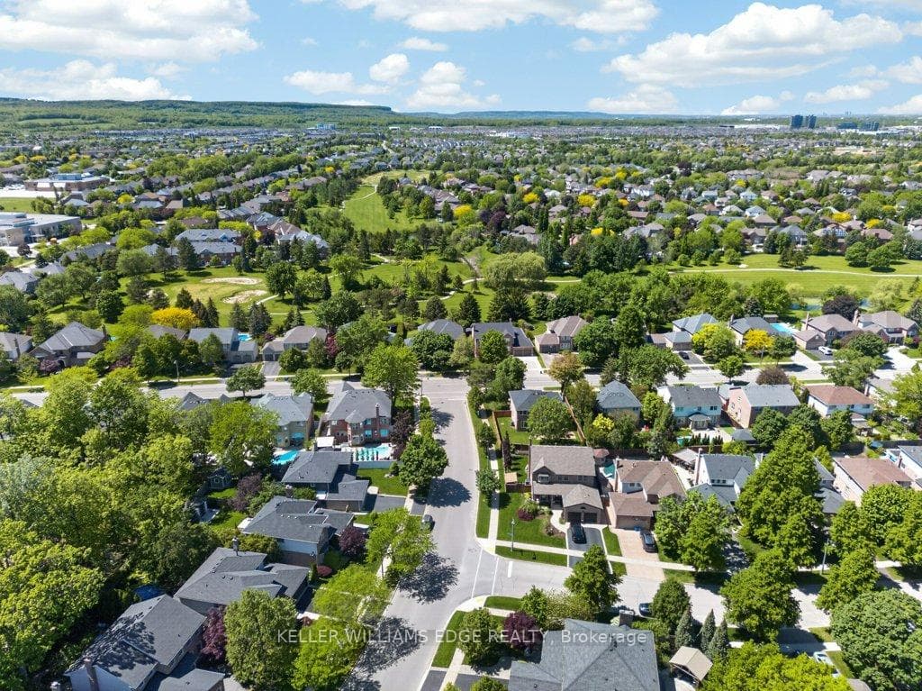 2084 William O'Connell Boulevard - Detached photo 39 of 45 in Burlington, Ontario