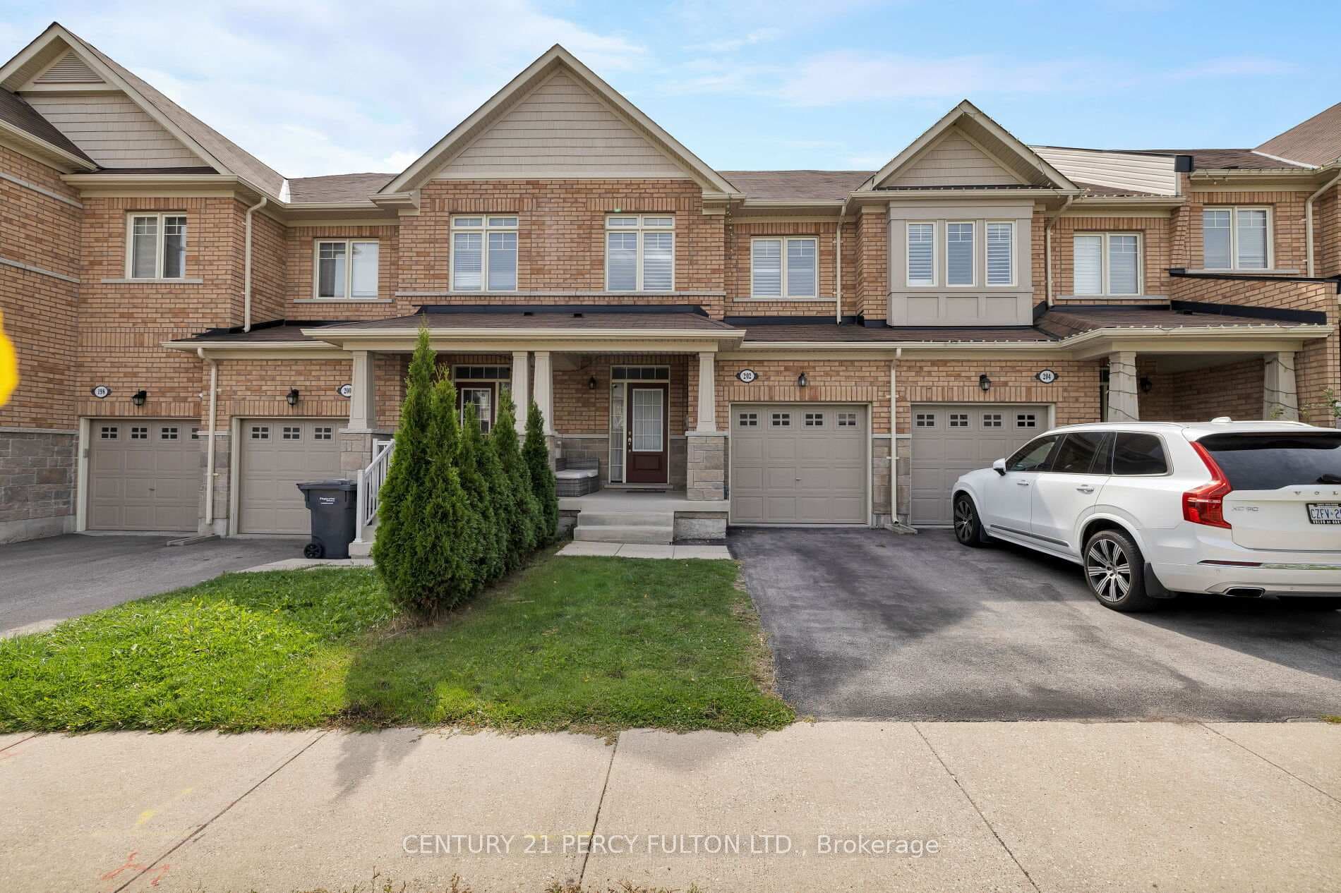 202 Sky Harbour Drive - home for sale in Brampton, Ontario
