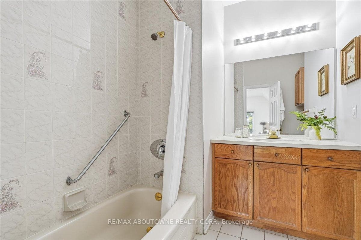 2055 Blacksmith Lane - Detached photo 37 of 49 in Oakville, Ontario