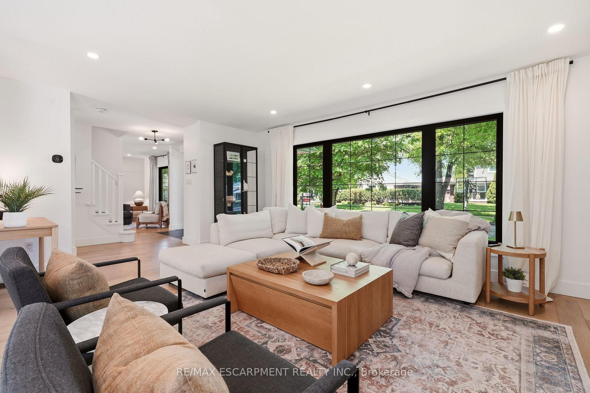 394 RANKIN Drive - Detached photo 6 of 50 in Burlington, Ontario