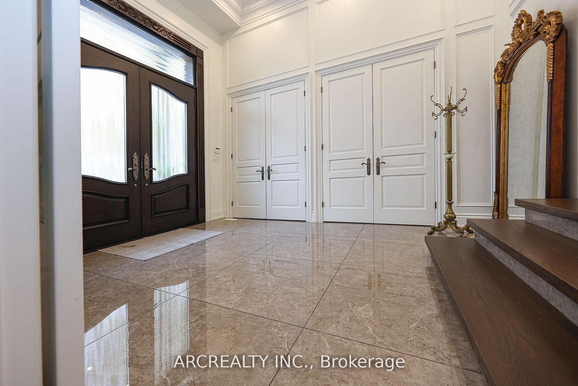 188 Alfred Avenue - Detached photo 3 of 49 in Willowdale / Newtonbrook, Ontario