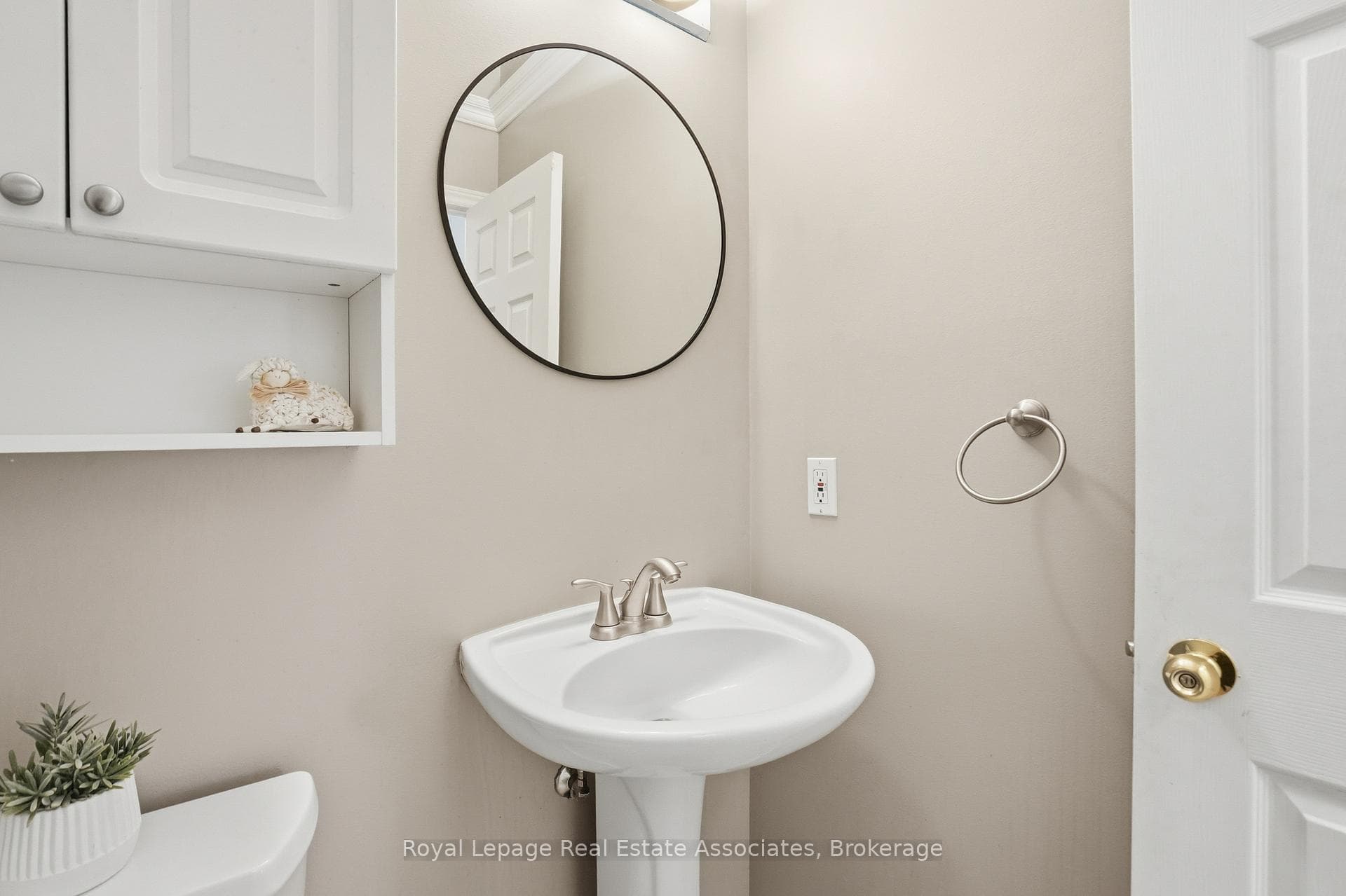 486 Delaney Court - Detached photo 37 of 48 in Burlington, Ontario