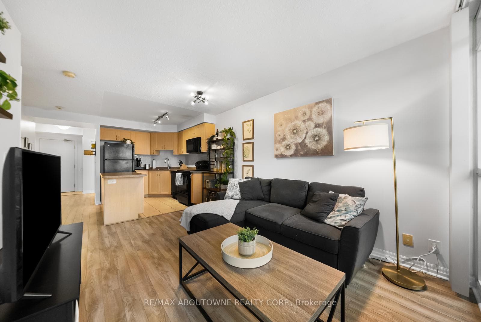 1940 Ironstone Drive Unit 808 - Condo photo 12 of 33 in Burlington, Ontario