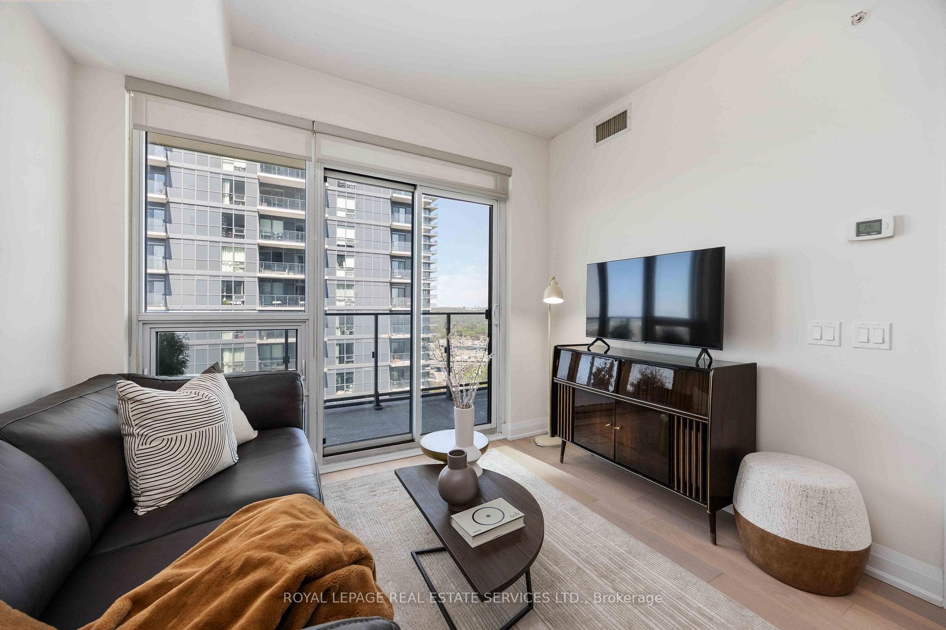 2212 Lake Shore Boulevard Unit 3807 - Condo photo 16 of 44 in Liberty Village / Parkdale / South Parkdale, Ontario
