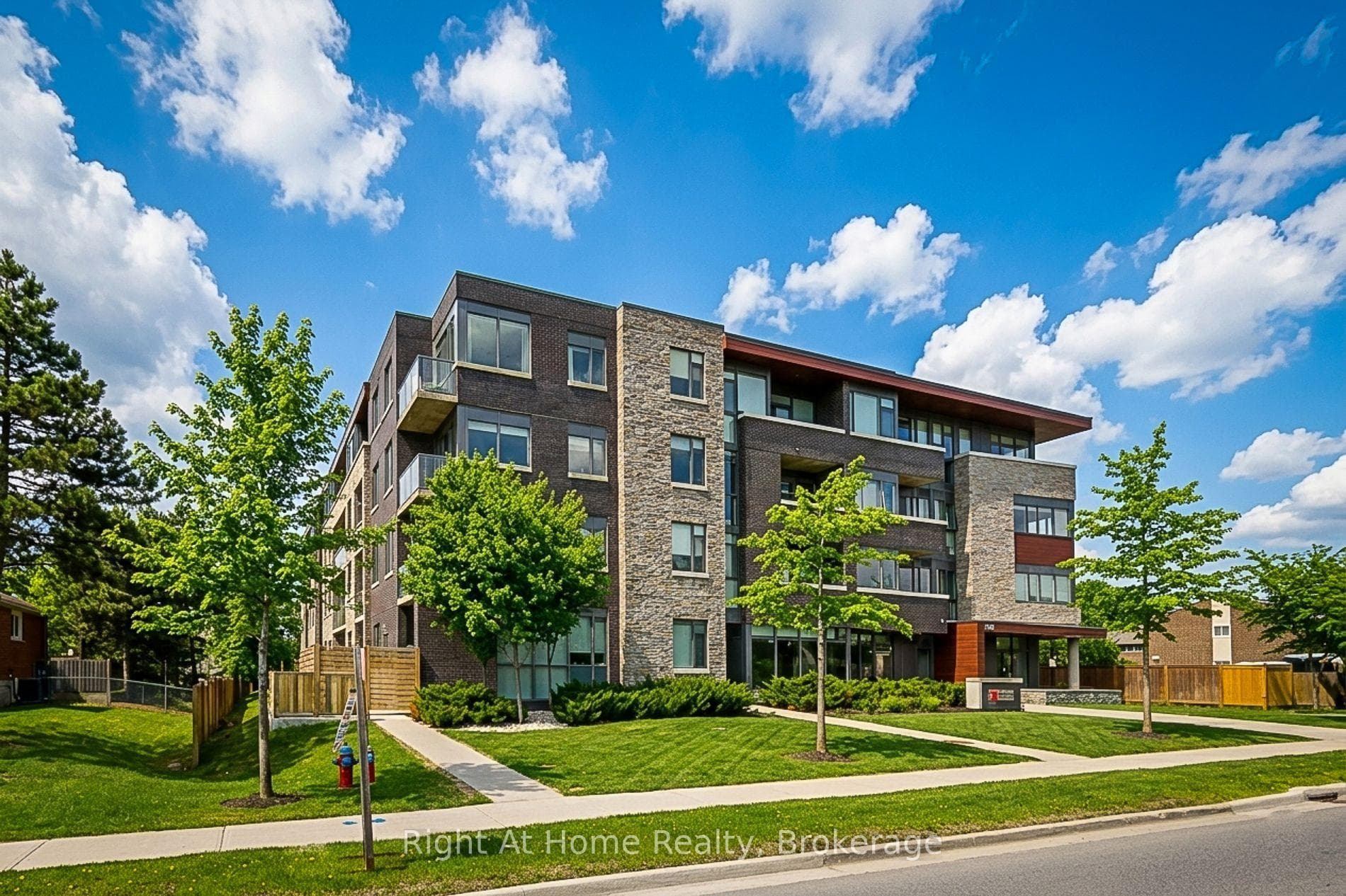 1284 Guelph Line Unit 318 - Condo photo 31 of 38 in Burlington, Ontario