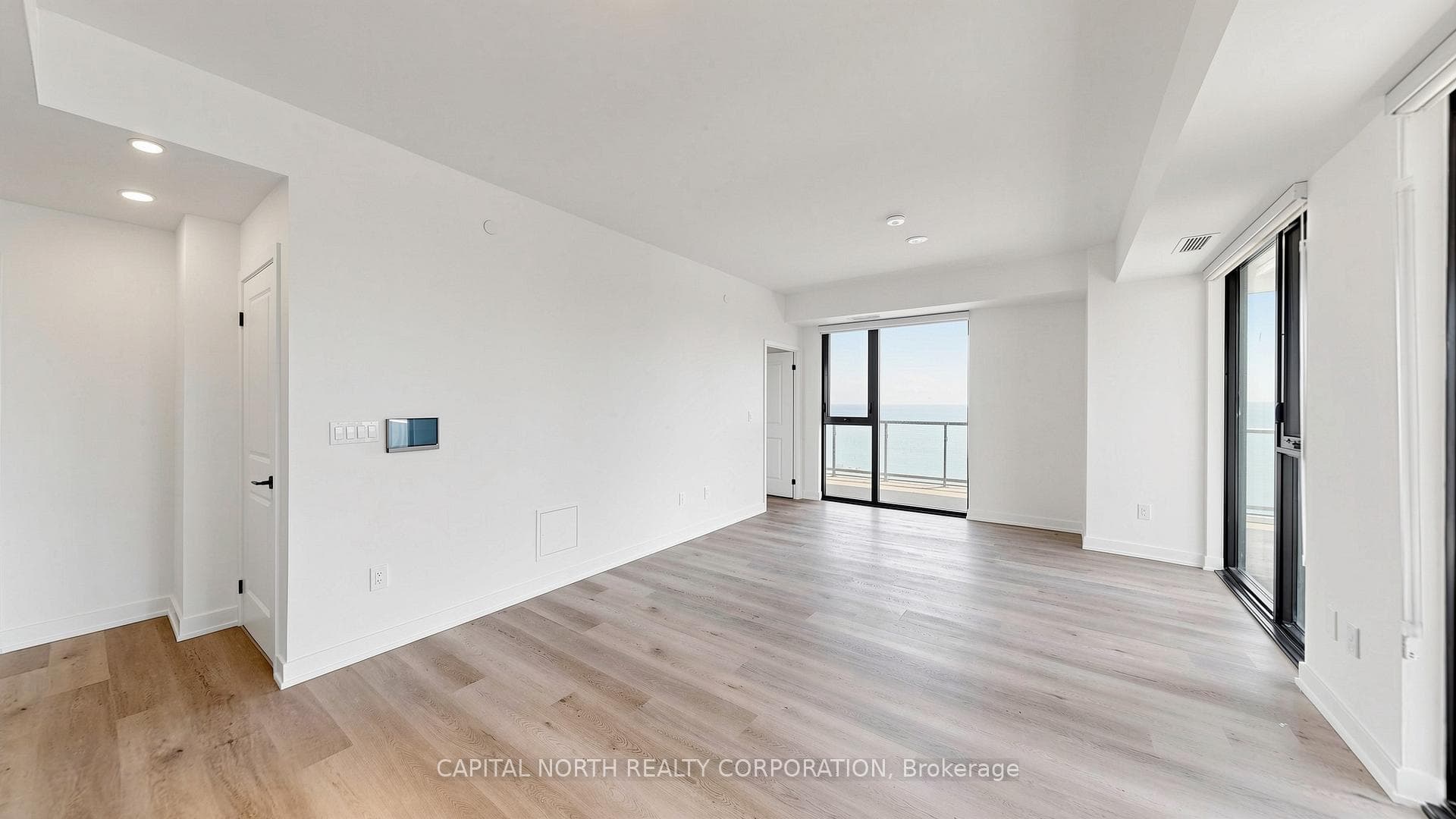 2075 Lakeshore Road Unit 708 - Condo photo 3 of 37 in Burlington, Ontario
