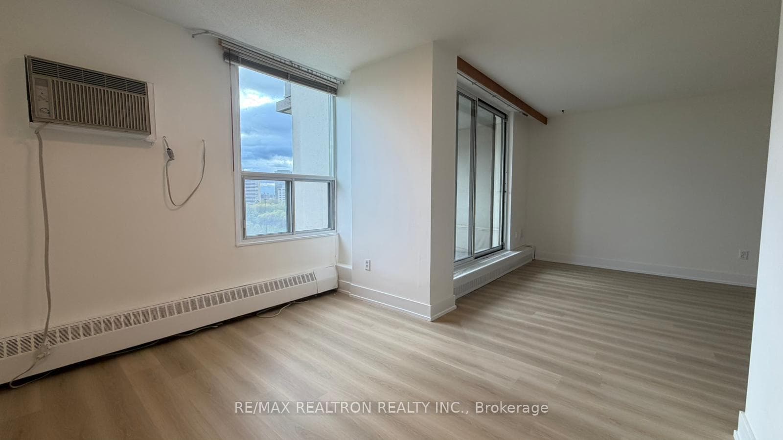15 Vicora Linkway N/A Unit 903 - Condo photo 9 of 30 in Flemingdon Park / Don Mills, Ontario