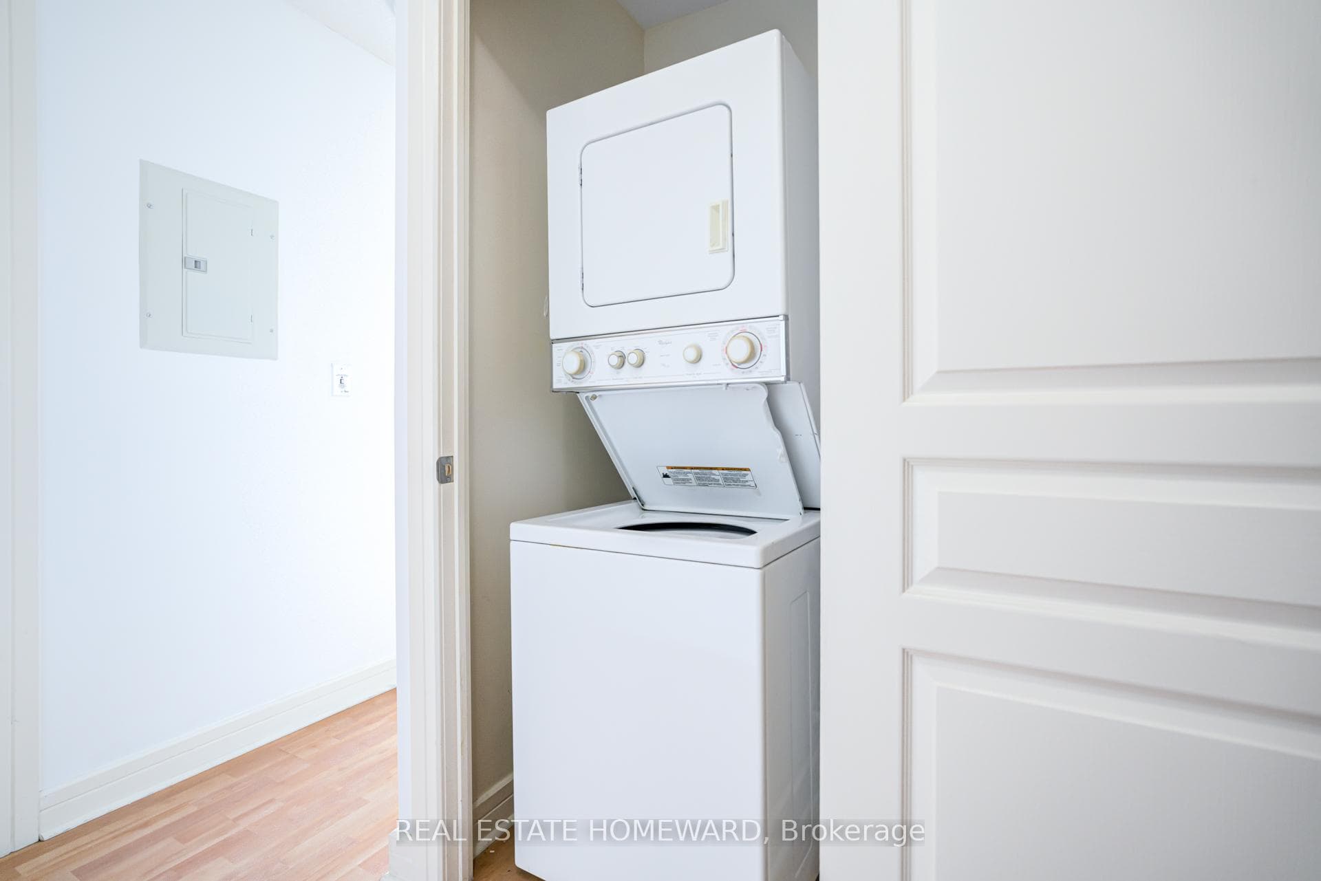 19 Avondale Avenue Unit Up01 - Condo photo 22 of 27 in Willowdale / Newtonbrook, Ontario