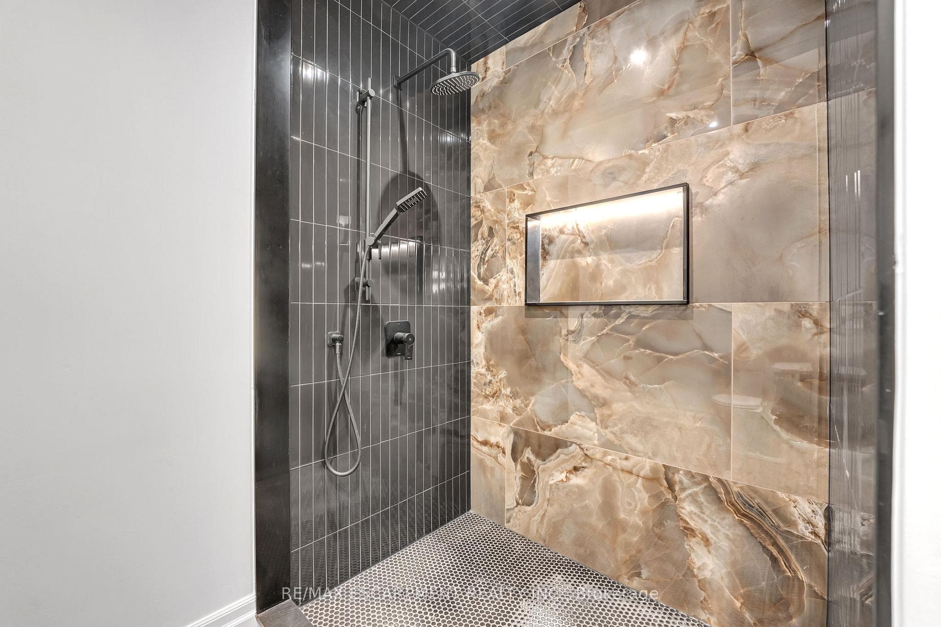 383 Wadsworth Street - Detached photo 42 of 46 in Oakville, Ontario