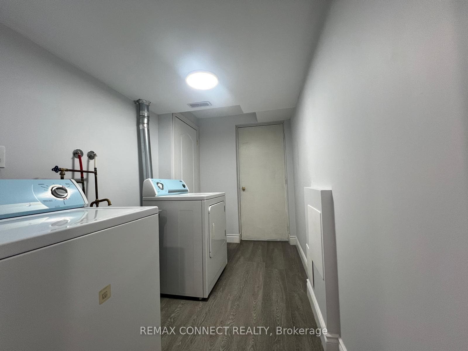 8 Evanwood Crescent Unit Bsmt - Detached photo 2 of 10 in Brampton, Ontario