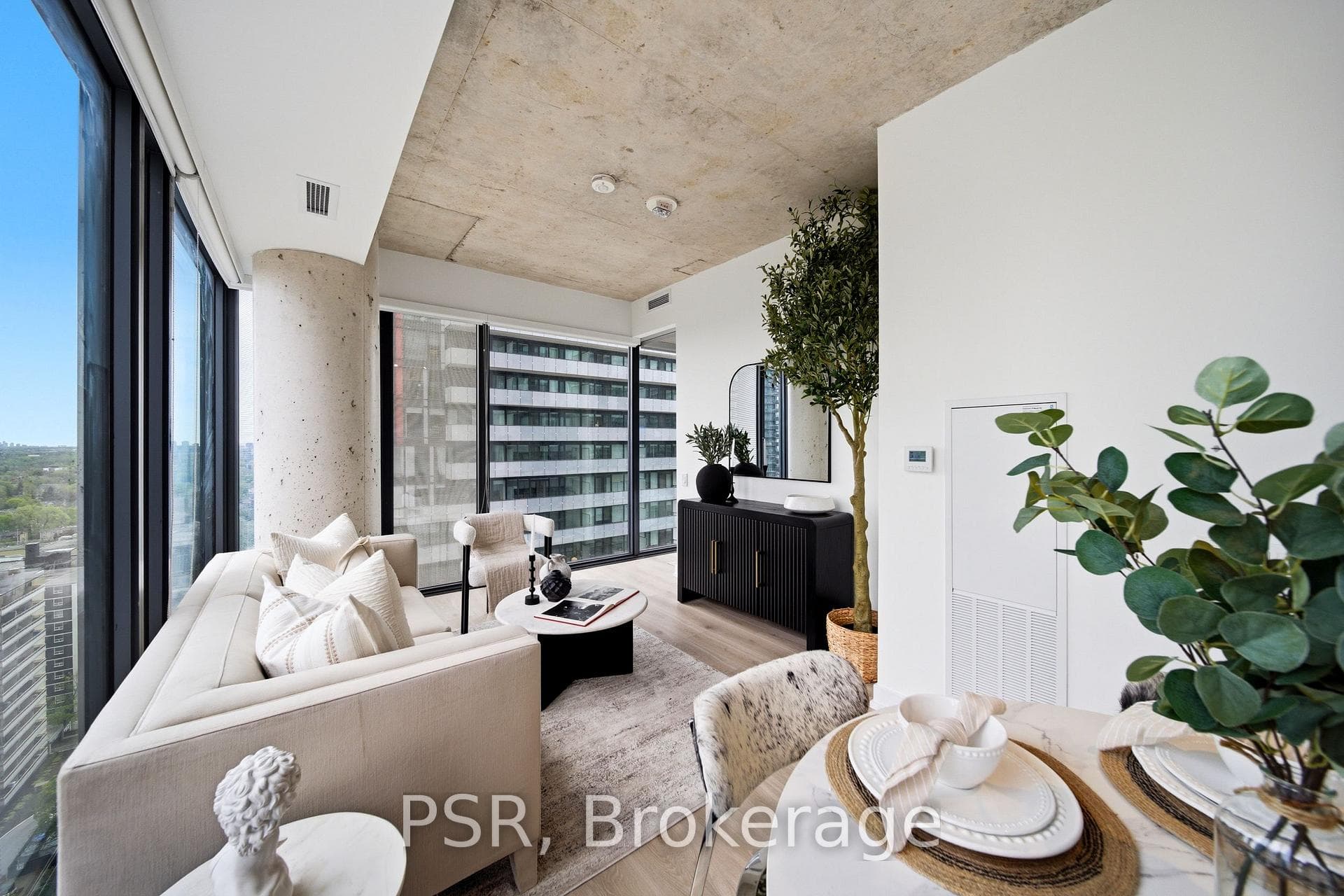 161 Roehampton Avenue Unit 2005 - Condo photo 6 of 25 in Leaside / Davisville, Ontario