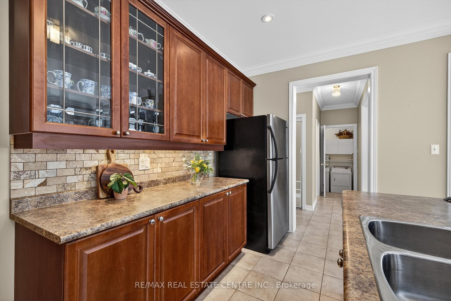 1022 Laidlaw Drive - Detached photo 19 of 50 in Milton, Ontario