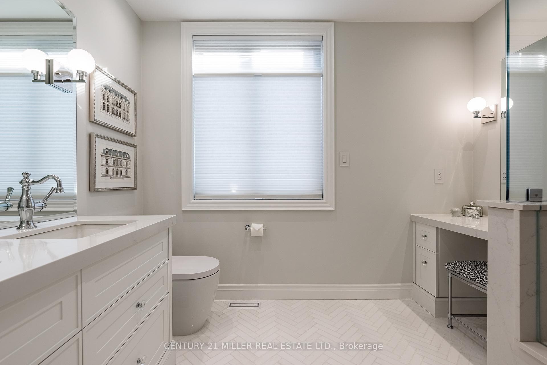 2201 Rochester Circle - Detached photo 19 of 47 in Oakville, Ontario