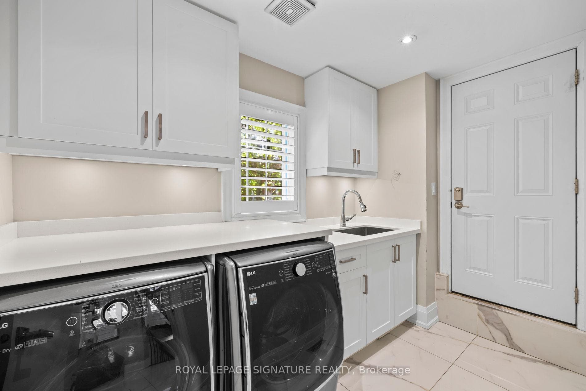 2480 Upper Valley Crescent - Detached photo 34 of 50 in Oakville, Ontario